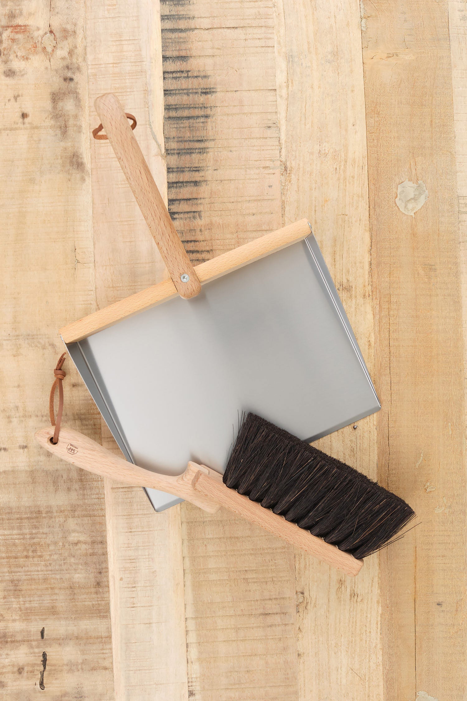 ReDecker Dustpan and Hand Brush Set in Beechwood