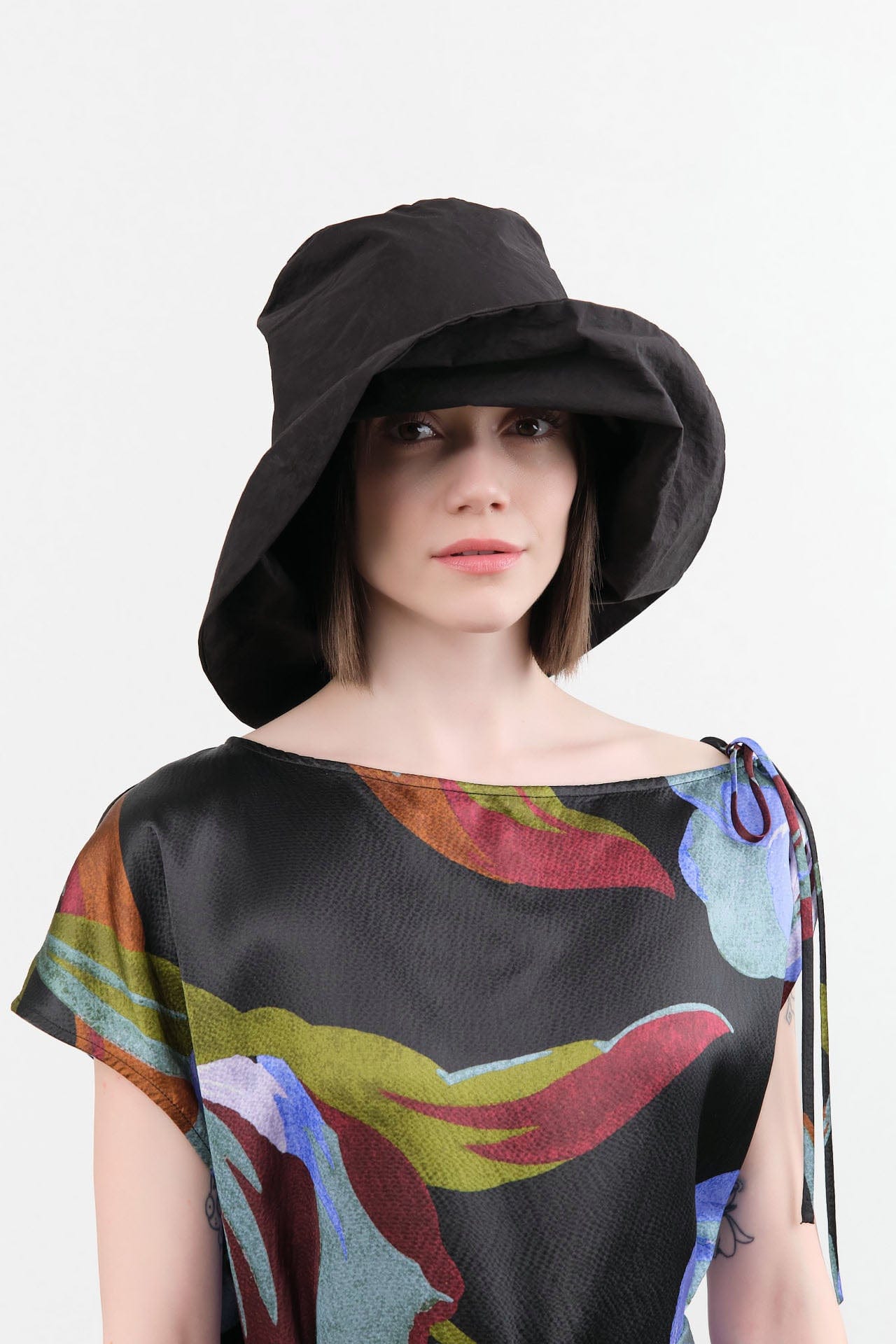 Reinhard Plank Accessories Hats Bianca Scot Hat in Black