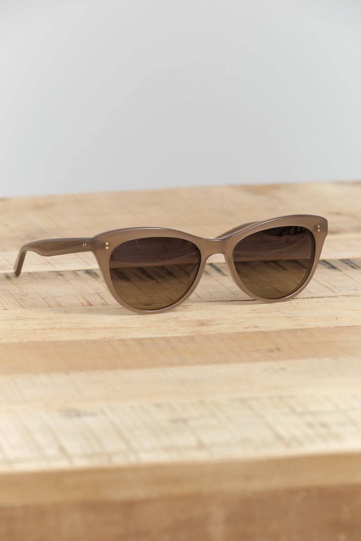 Hillier Sunglasses by Salt Optics in Taupe