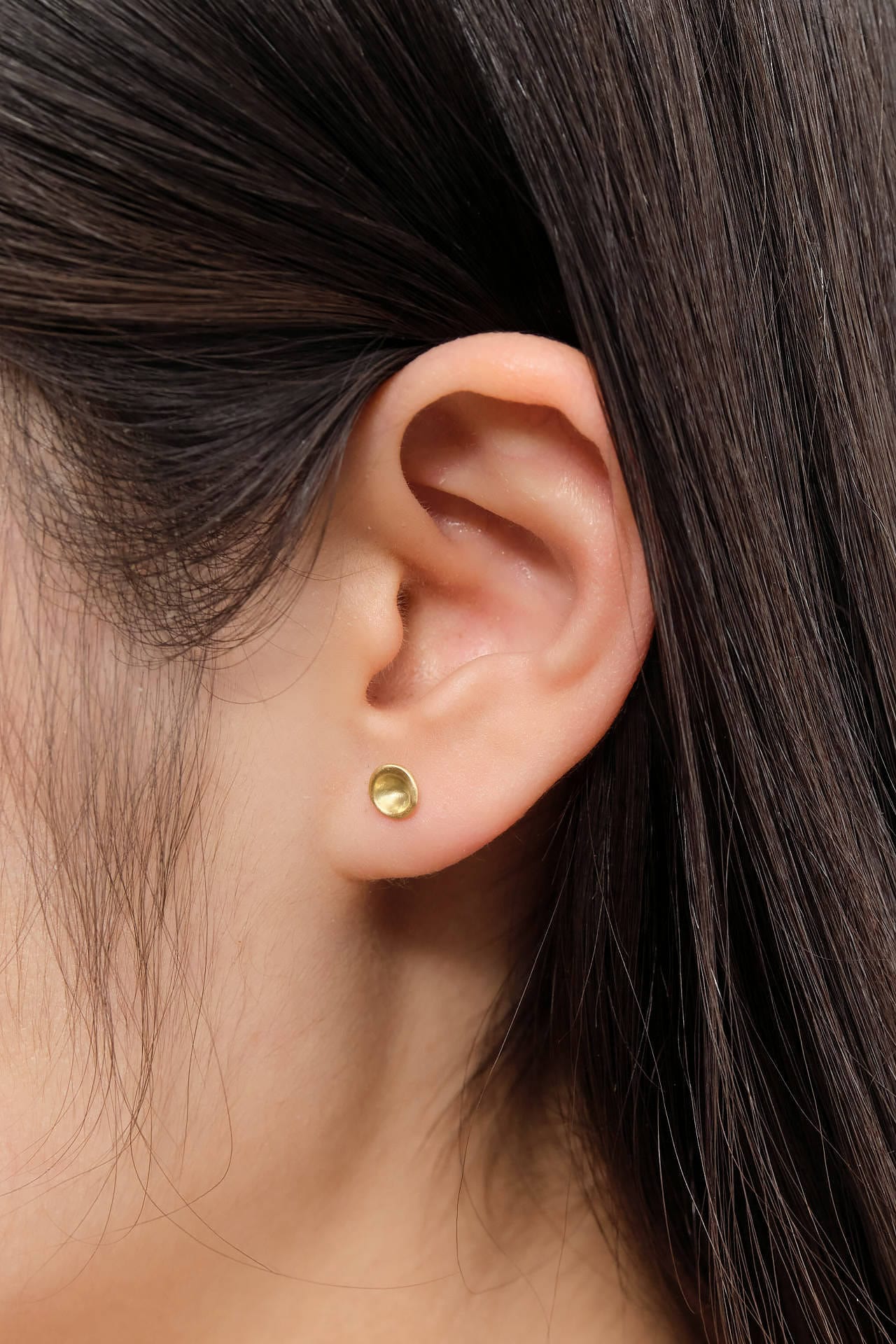 Sarah McGuire Jewelry Earrings Mussel Shell Stud Earrings 18K Yellow Gold / 1/4" Dia
