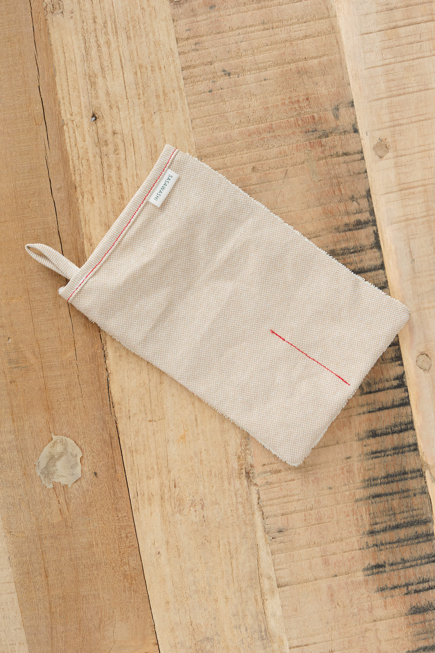 Sasawashi Body Scrub Mitt in White