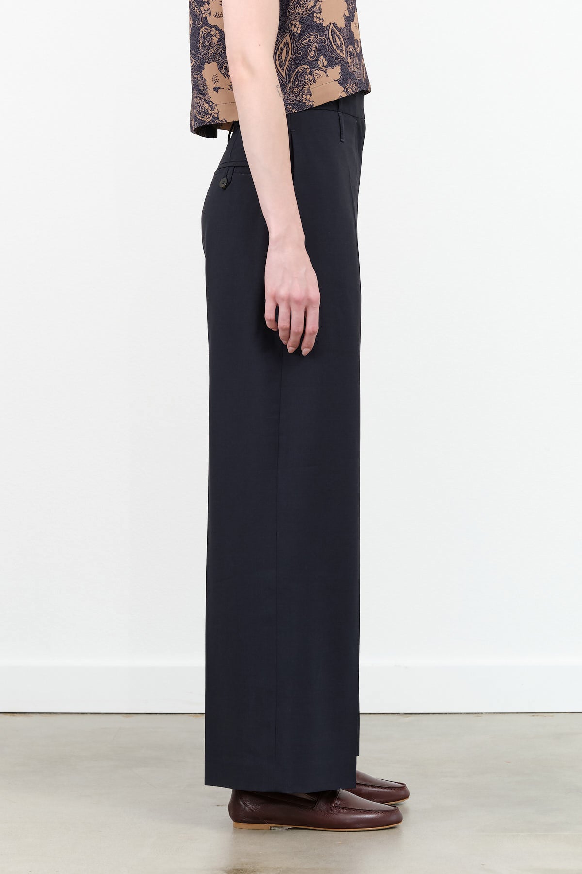 Designer Brand Studio Nicholson Baier High Waisted Wide Leg Slack Trouser in Darkest Navy Blue 