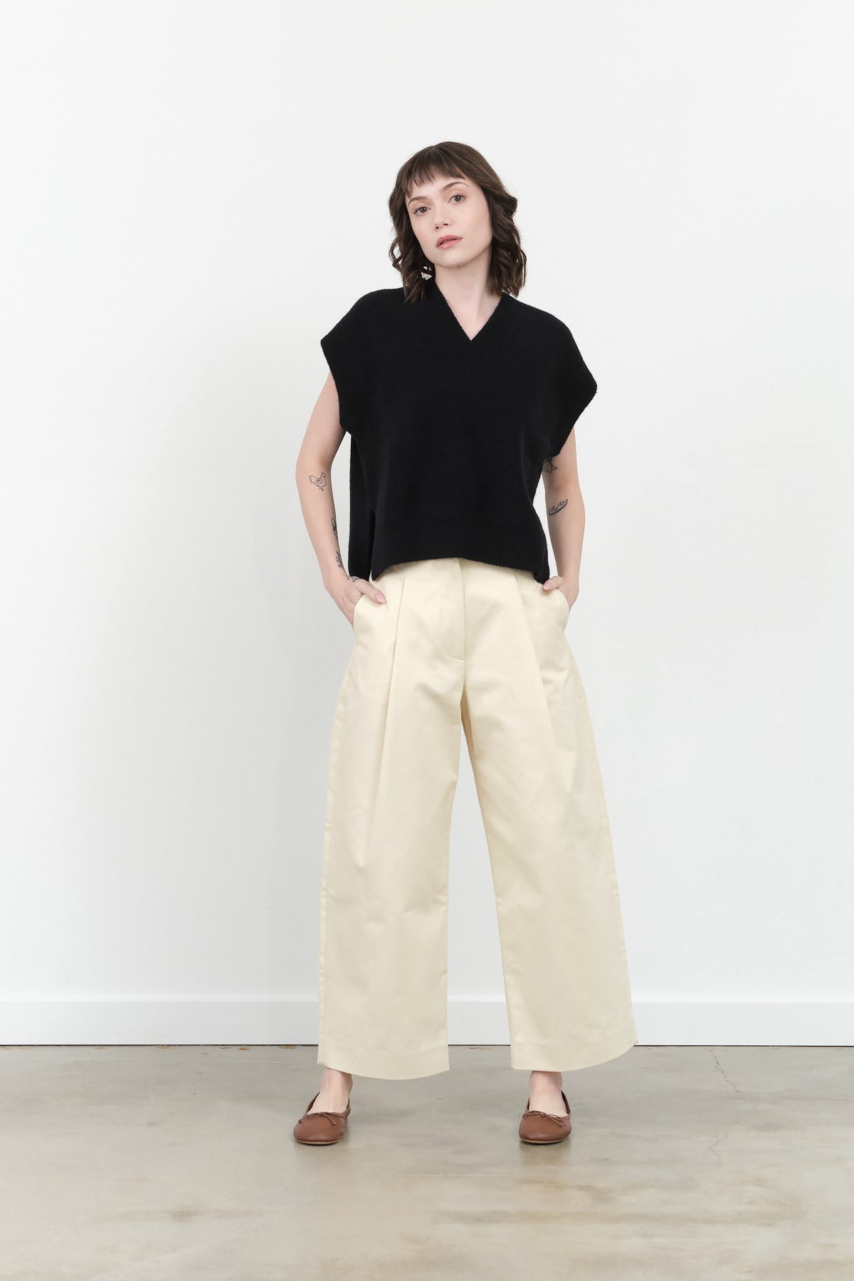 Studio Nicholson Dordoni Volume Ankle Crop Pant in Creme