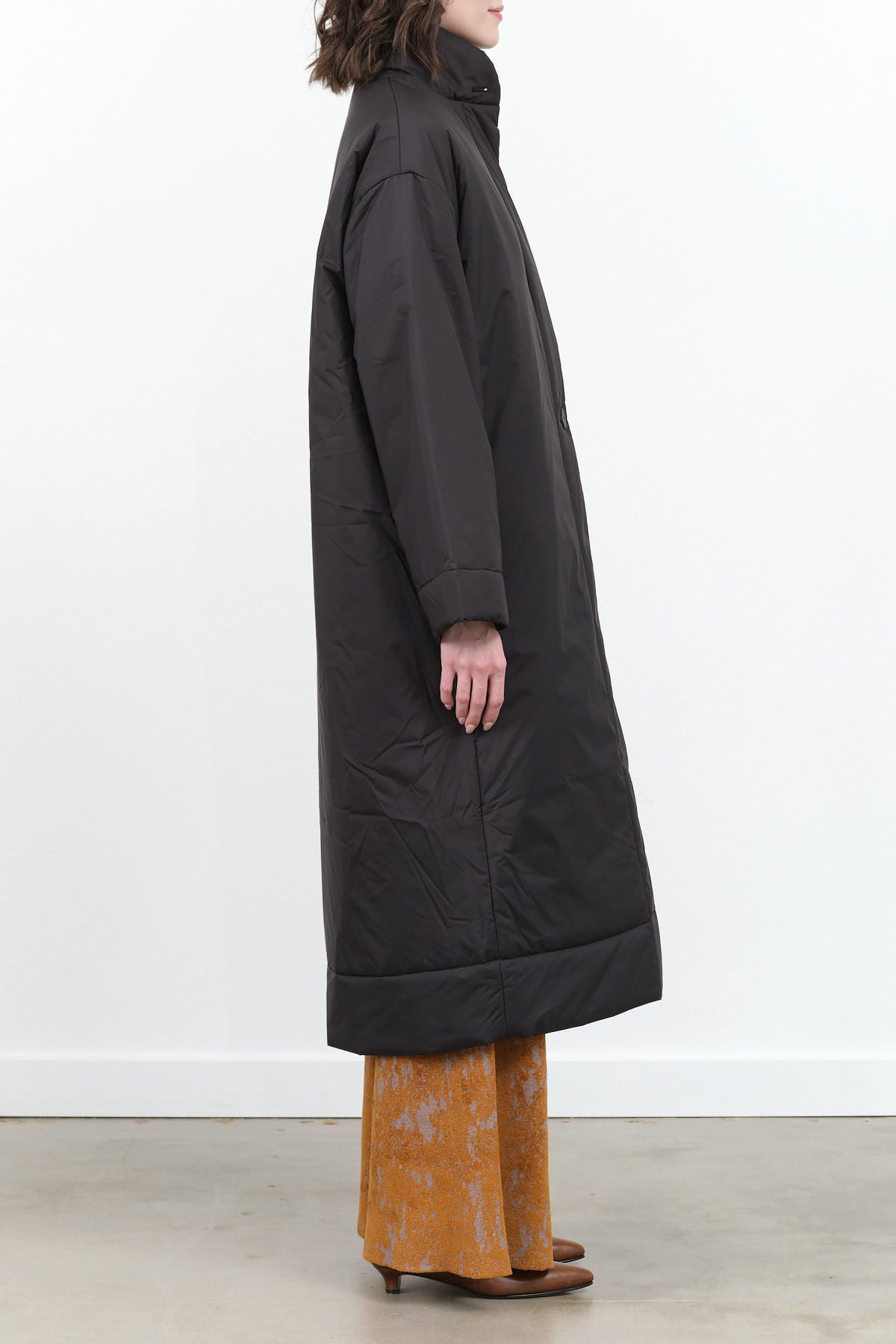 Designer Brand Studio Nicholson Pallan Padded Long Parka Winter Coat Without Hood in Black