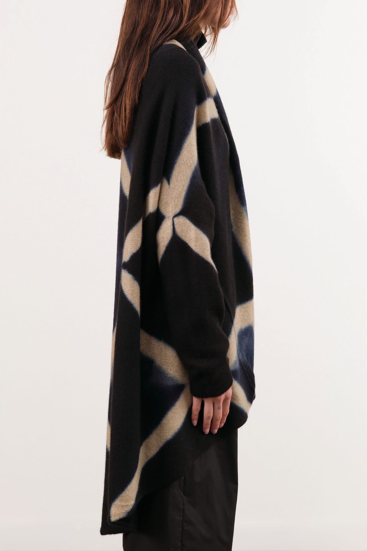 Suzusan Apparel Womens Outerwear Cashmere Seamless Upside Down Cape in Black/Sand Black/Sand / One Size