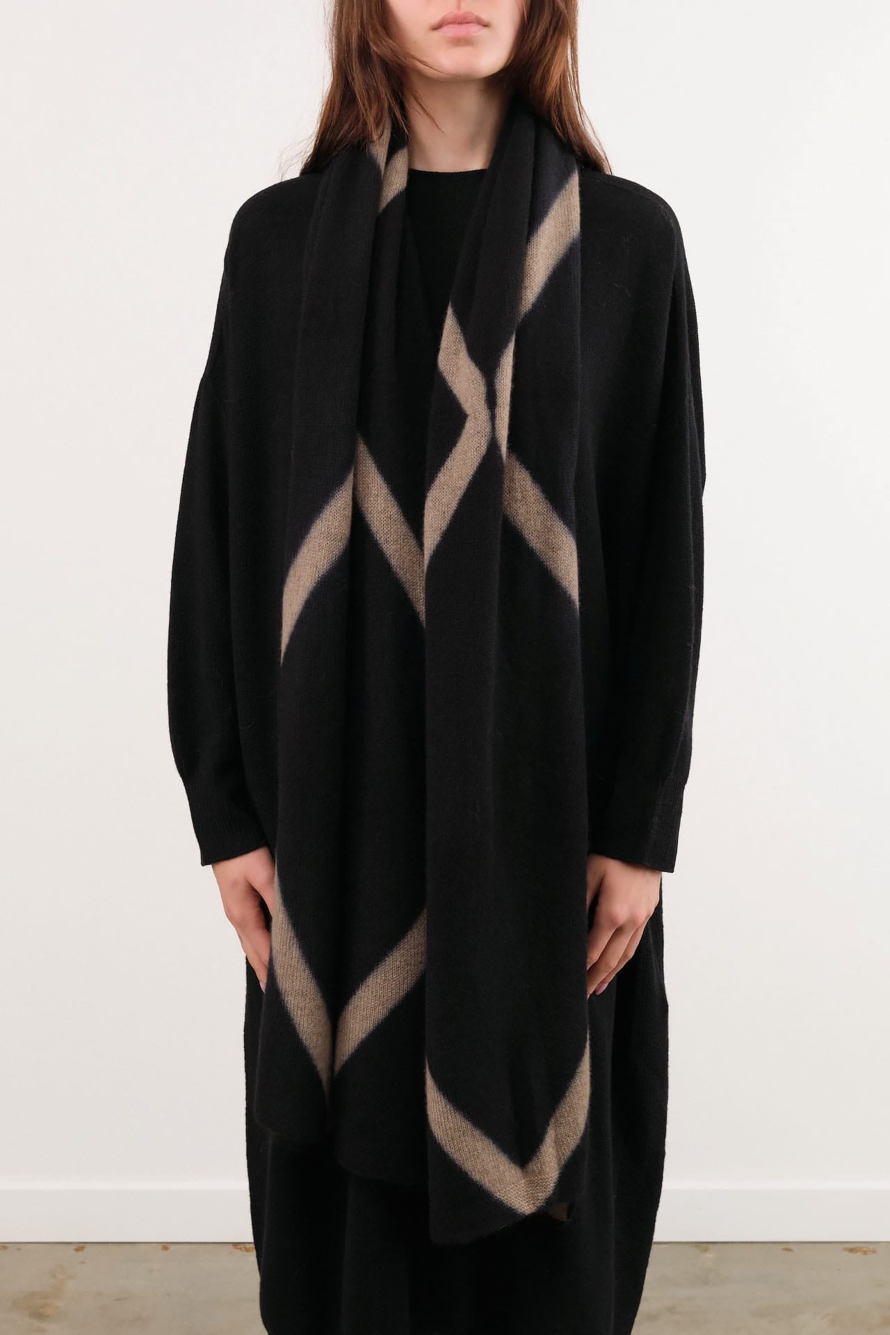 Suzusan Accessories Scarves Itajime Shibori Cashmere Knit Shawl in Black Black/Light Coffee / One Size