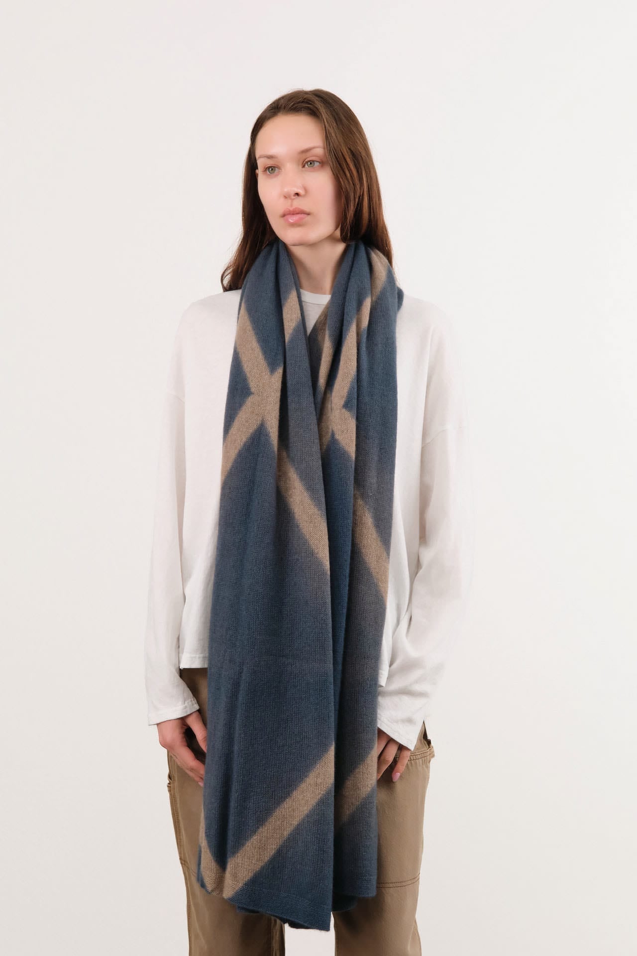 Suzusan Accessories Scarves Itajime Shibori Cashmere Knit Shawl in Dark Blue Dark Blue/Light Coffee / One Size