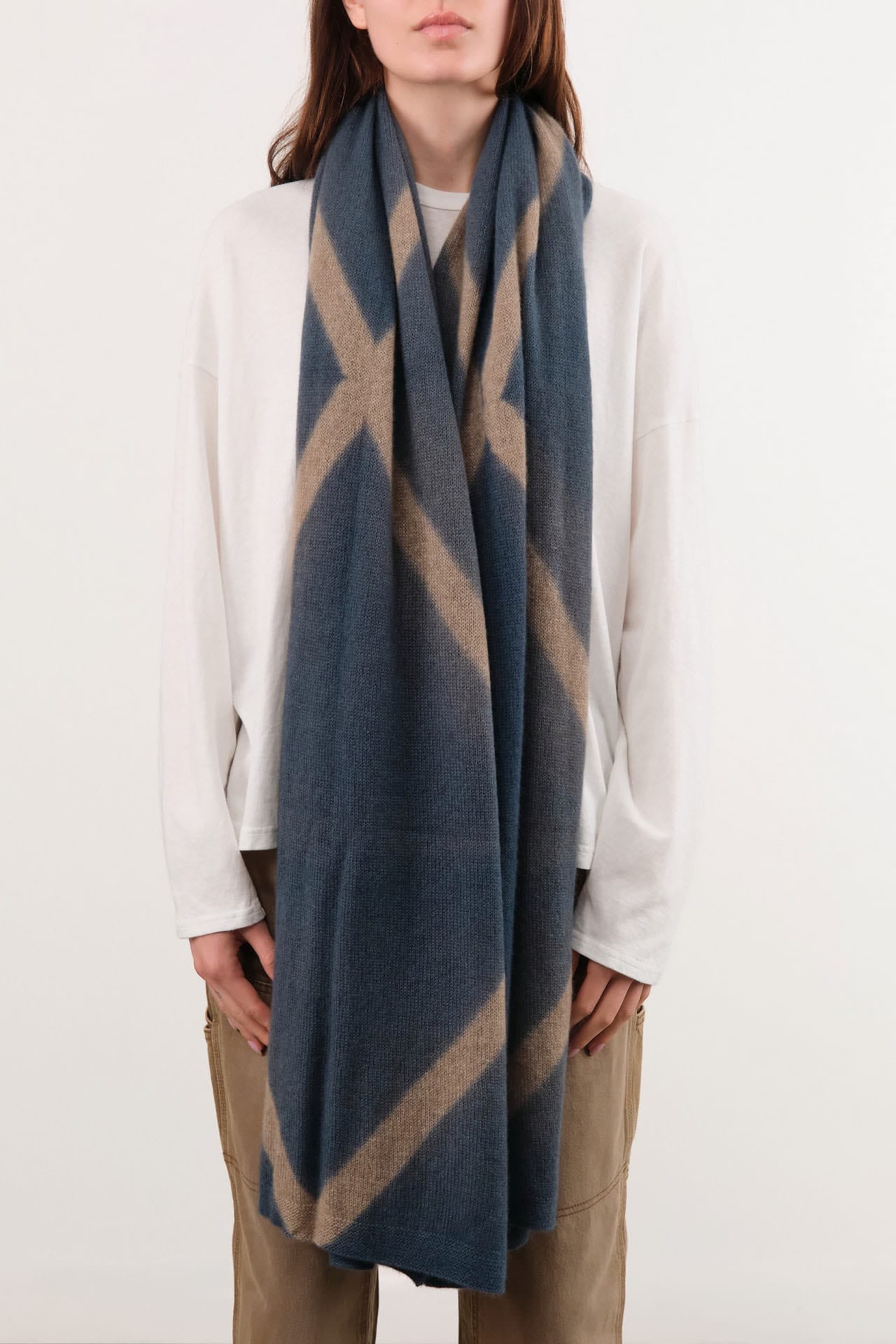 Suzusan Accessories Scarves Itajime Shibori Cashmere Knit Shawl in Dark Blue Dark Blue/Light Coffee / One Size