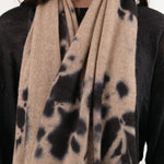 Suzusan Accessories Scarves Madara Shibori Cashmere Knit Shawl in Black Black/Light Coffee / One Size
