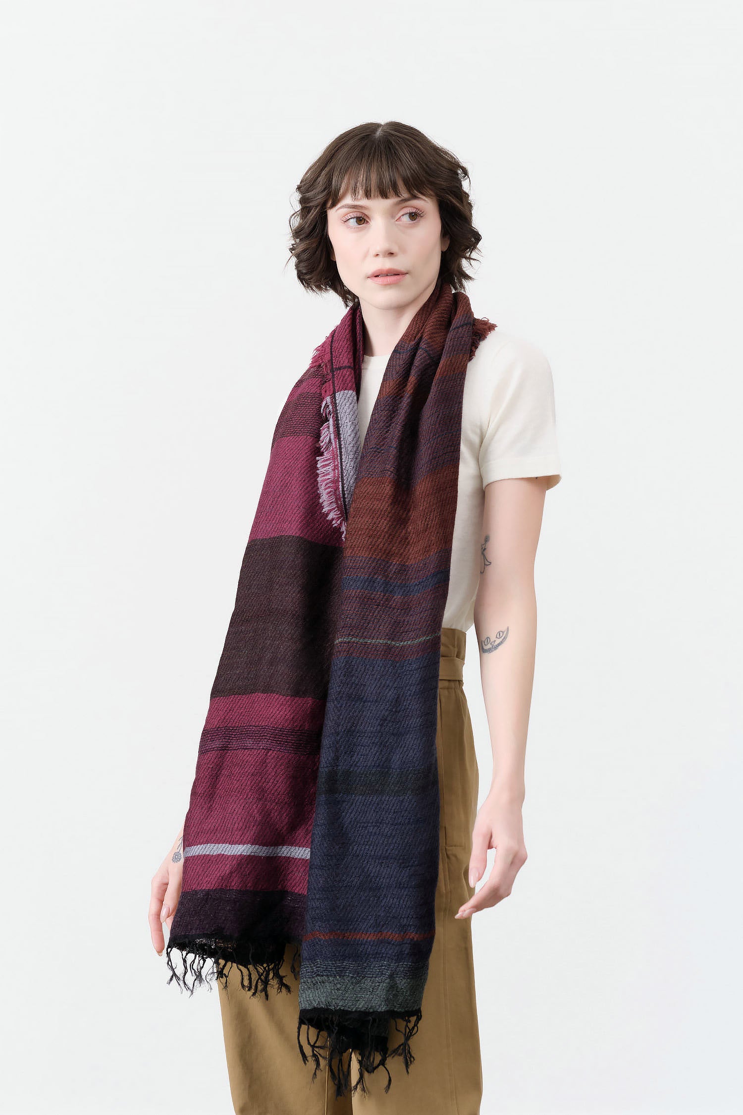 Tamaki Niime Small Roots Shawl in Bramble