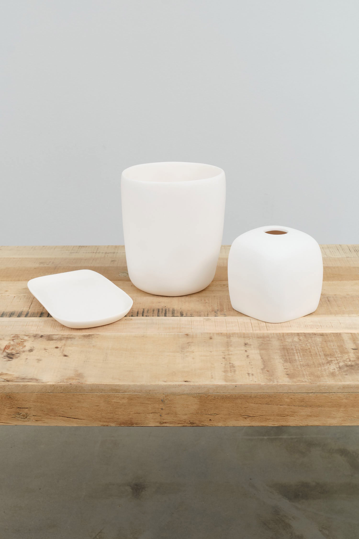 Tina Frey Designs Arc Tissue Box Holder in White Resin