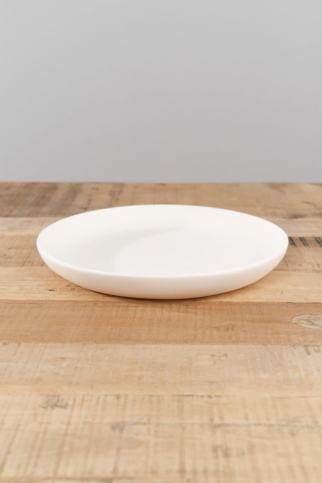 Tina Frey Designs Home Kitchen Dishware Modern Large Plate White / 10" Dia X 1" H