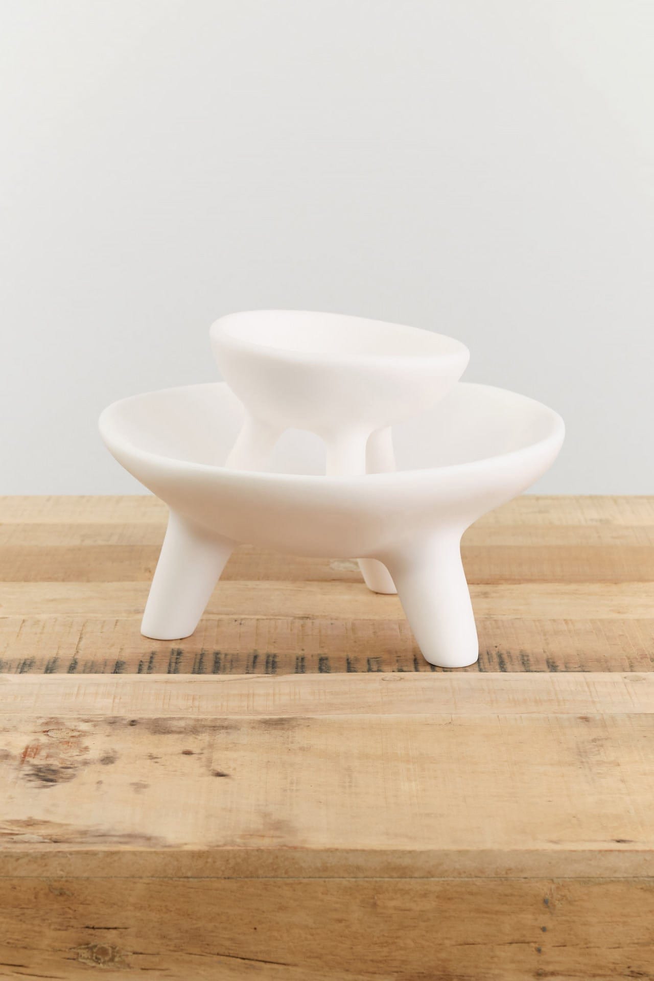 Tina Frey Designs Home Kitchen Serving Puddle Large Elevated Bowl White