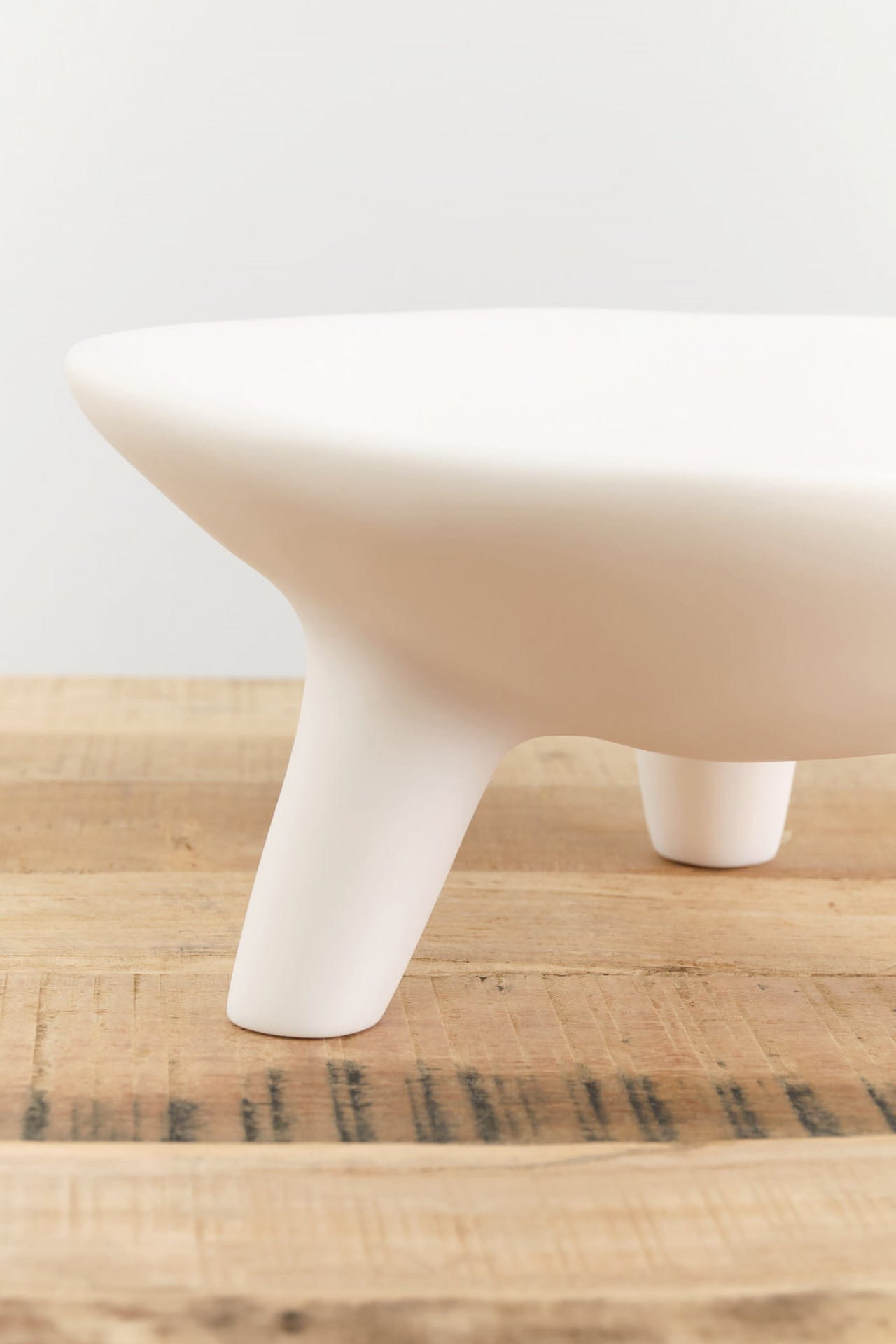 Tina Frey Designs Home Kitchen Serving Puddle Large Elevated Bowl White