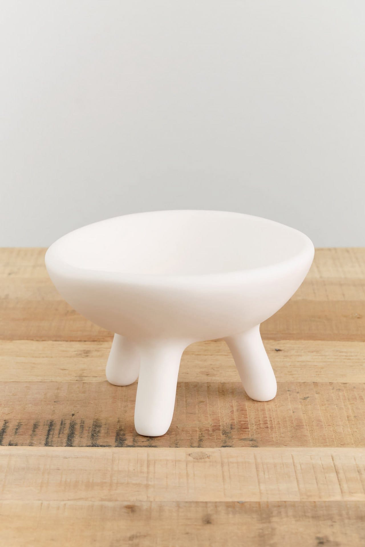 Tina Frey Designs Home Kitchen Serving Puddle Medium Elevated Bowl White