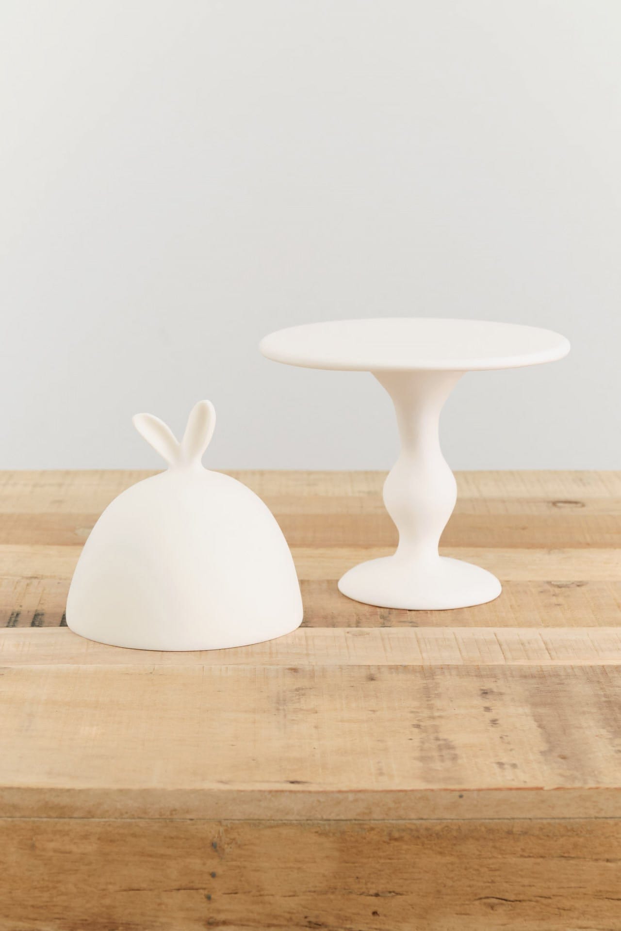 Tina Frey Designs Home Kitchen Serving Lapin Small Domed Cake Stand White / 8" Dia X 12" H