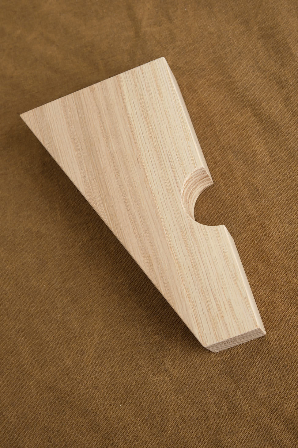 Side of Wood Square Notched Wall Mount Bracket