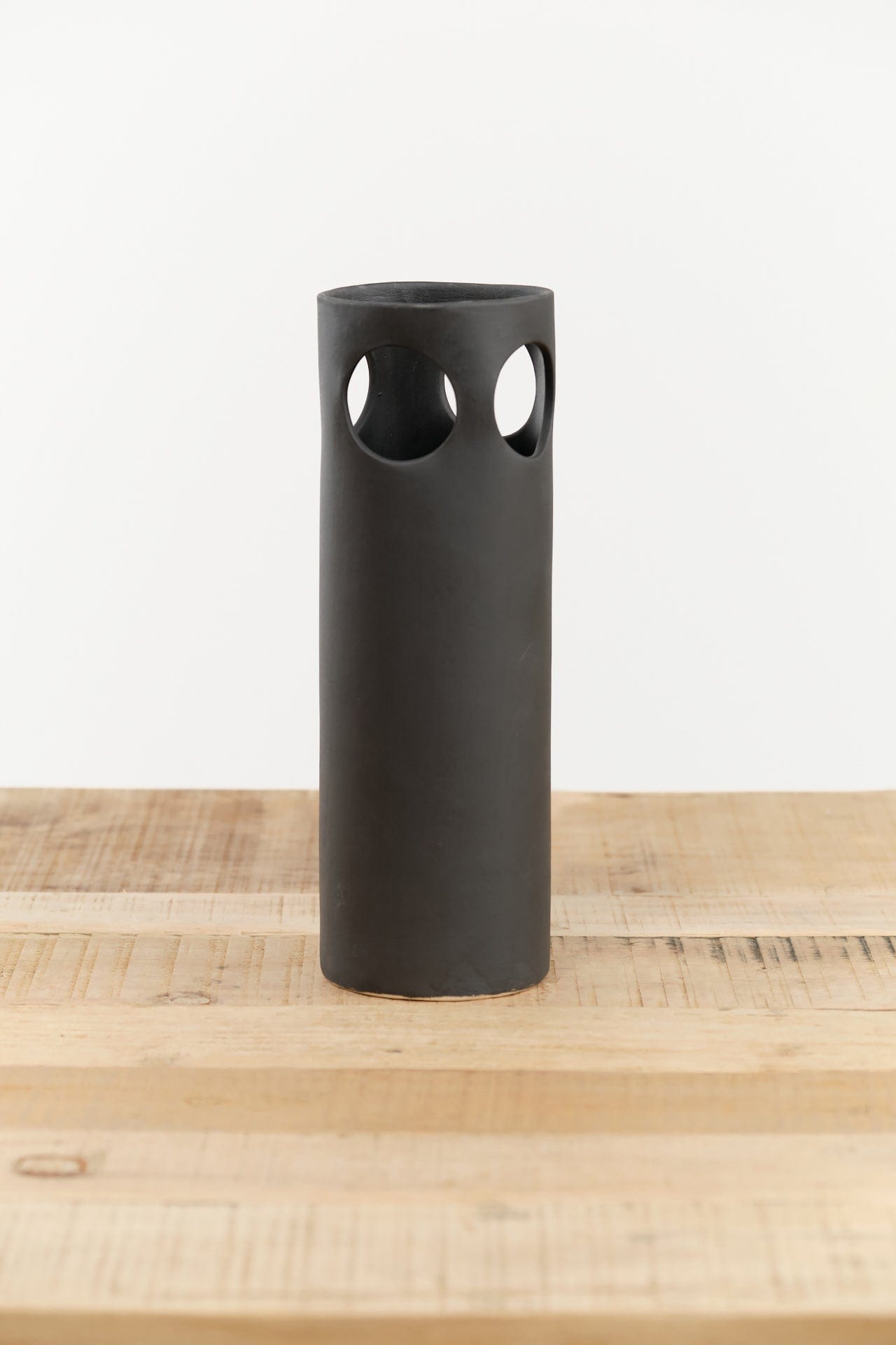 Virginia Sin Art Ceramics Cenote Vase Black / 10.5" H X 3.5" D
