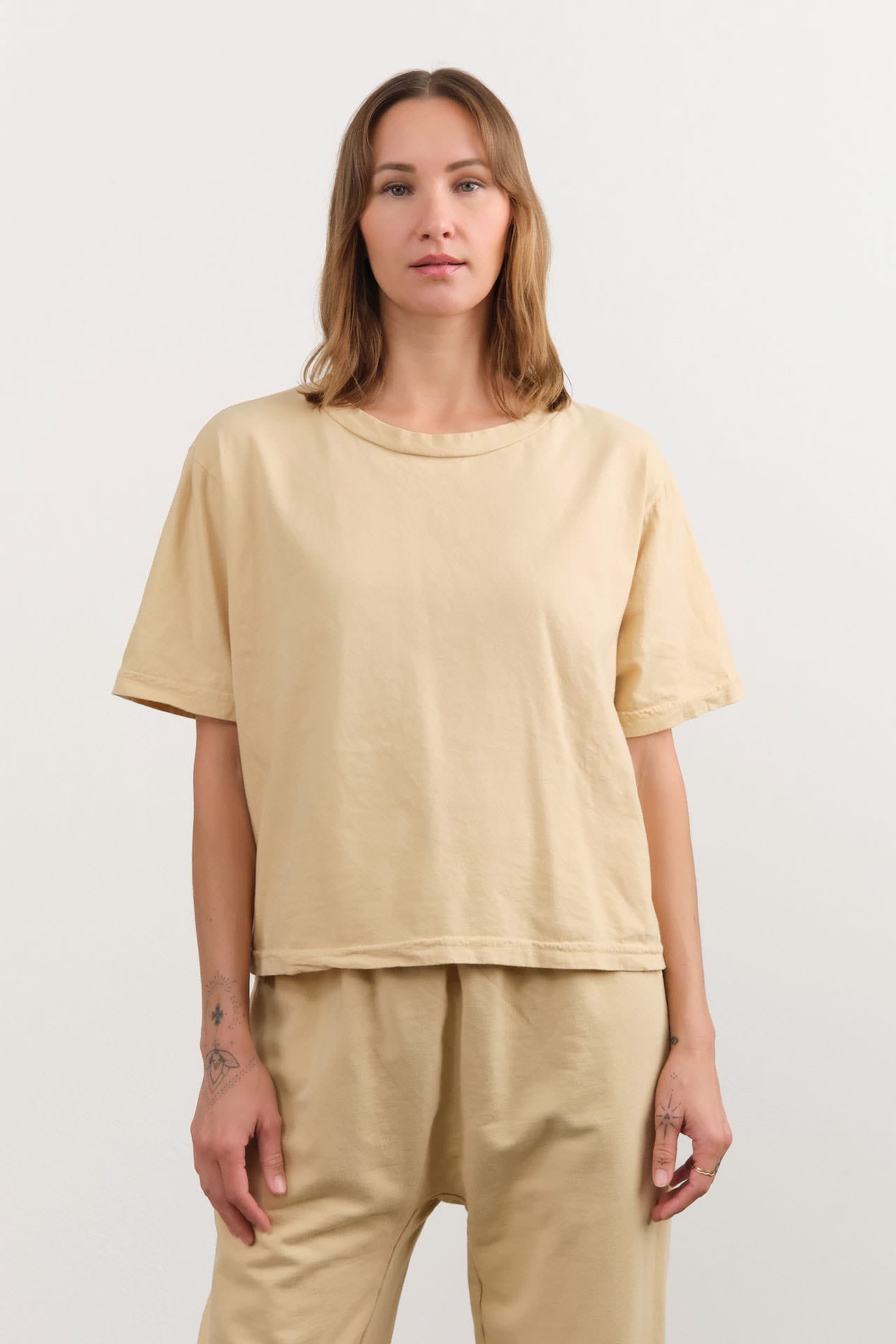 Wol Hide Apparel Womens Tees Box Tee in Barley