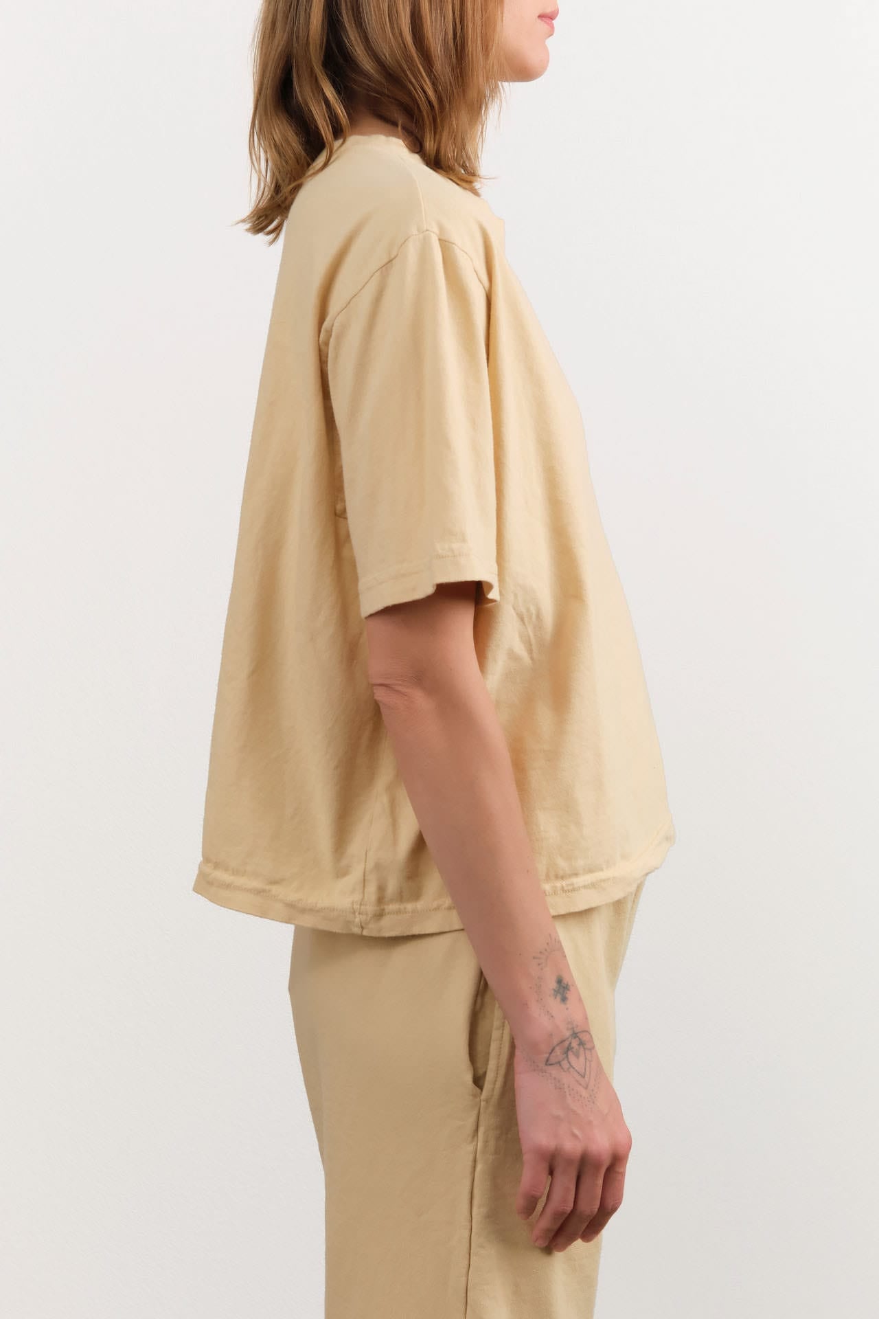 Wol Hide Apparel Womens Tees Box Tee in Barley