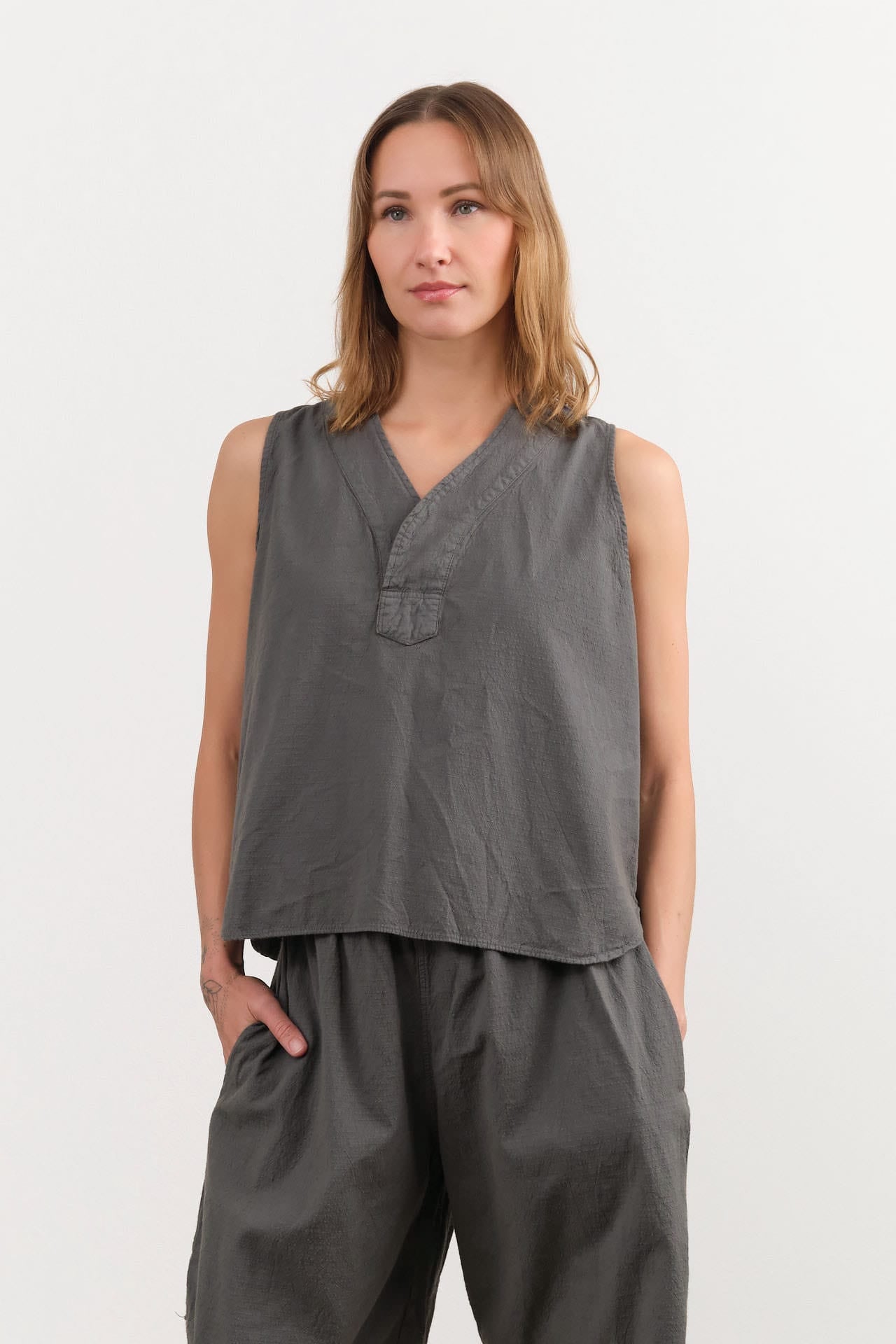 Wol Hide Apparel Womens Tees Cross Tank