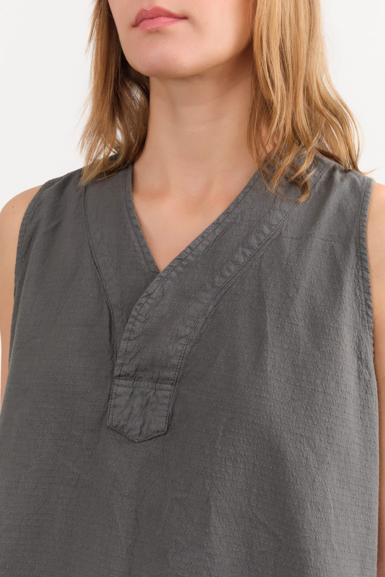 Wol Hide Apparel Womens Tees Cross Tank