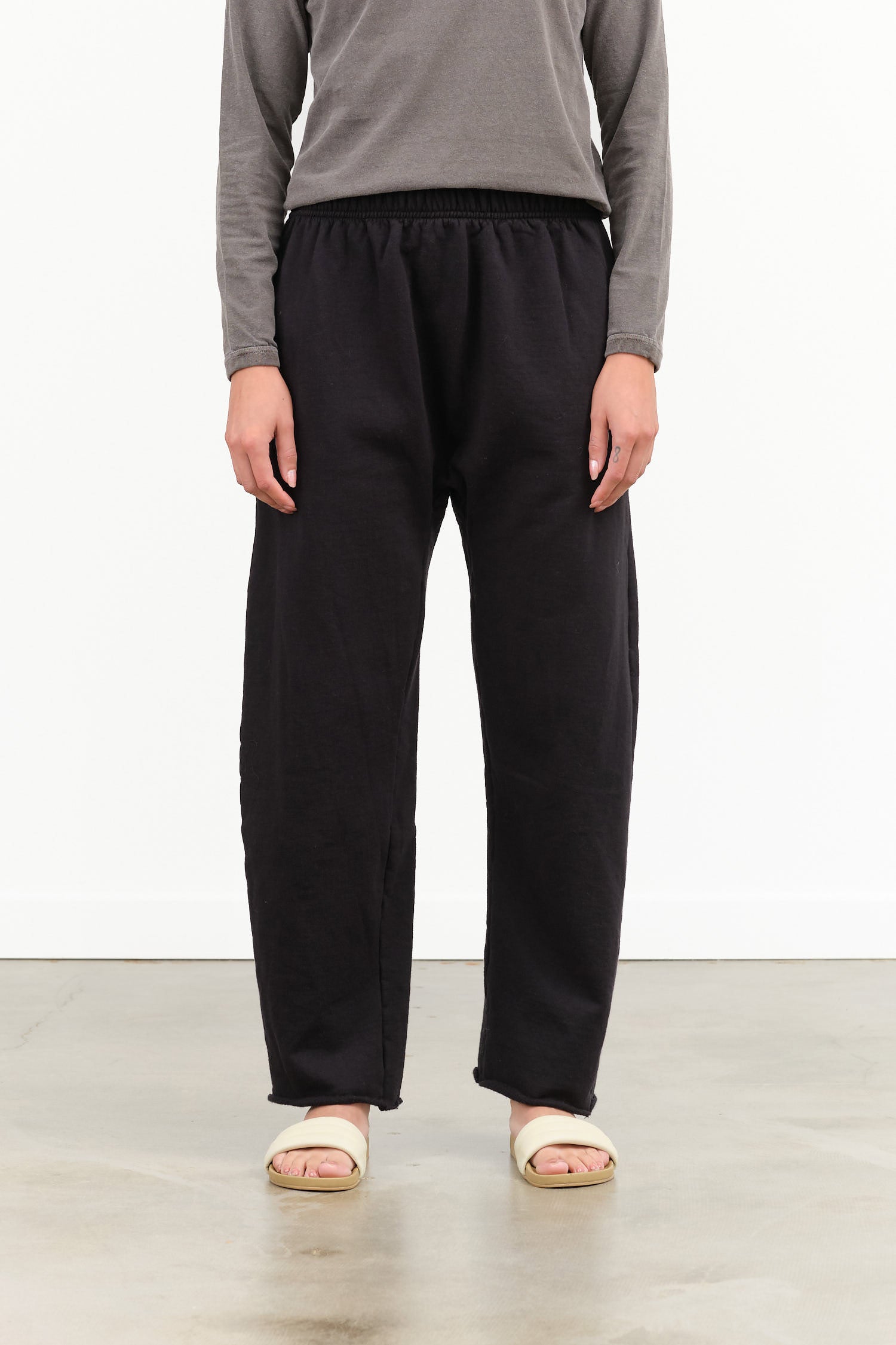 Easy Sweatpant By Wol Hide in Black