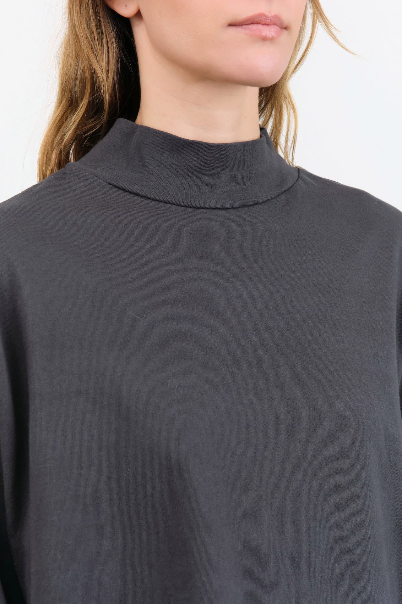 Wol Hide Apparel Womens Tees Loose Mockneck