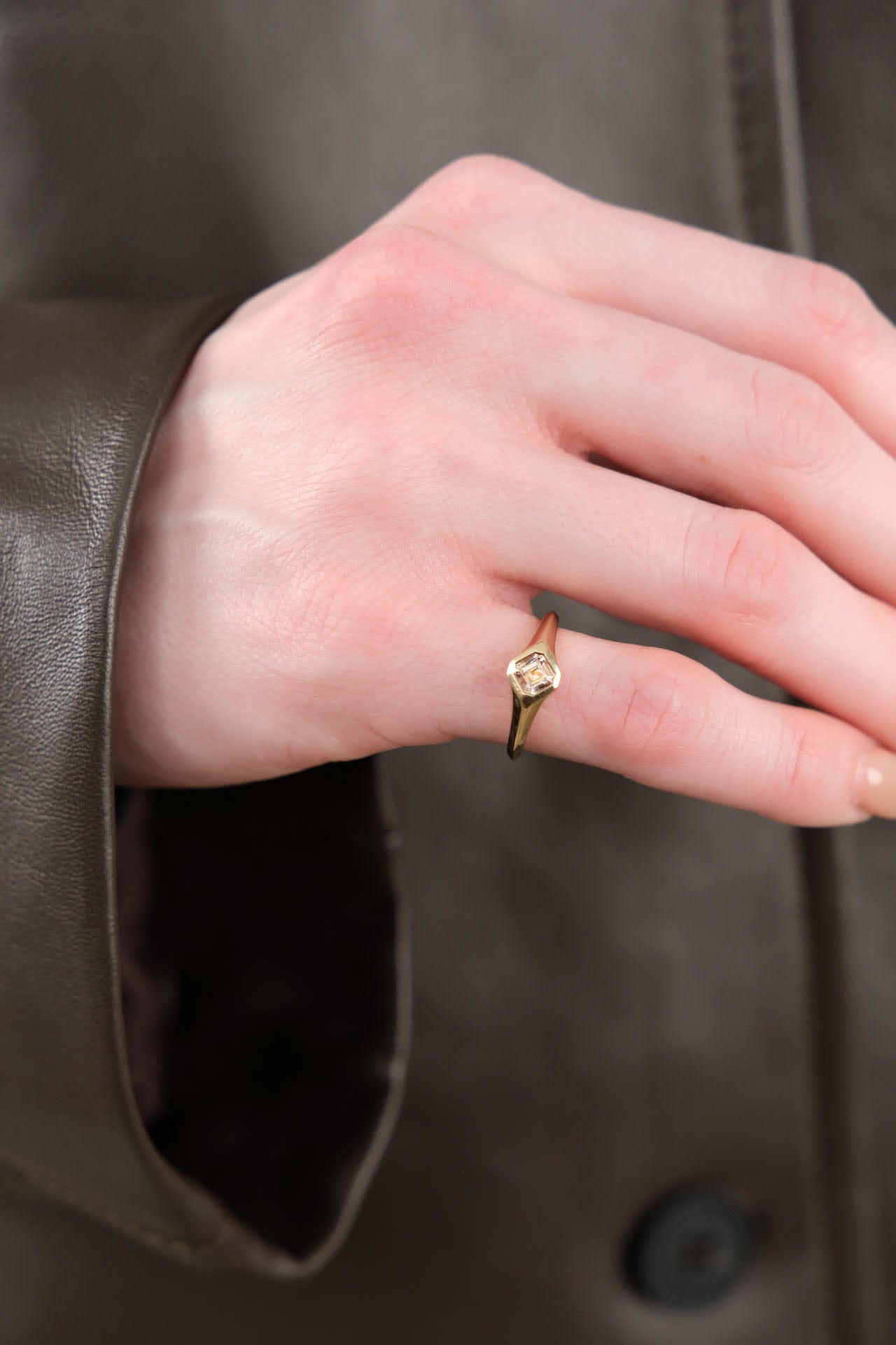 Young In The Mountains Jewelry Rings Amell Pinky Ring Montana Sapphire / 4