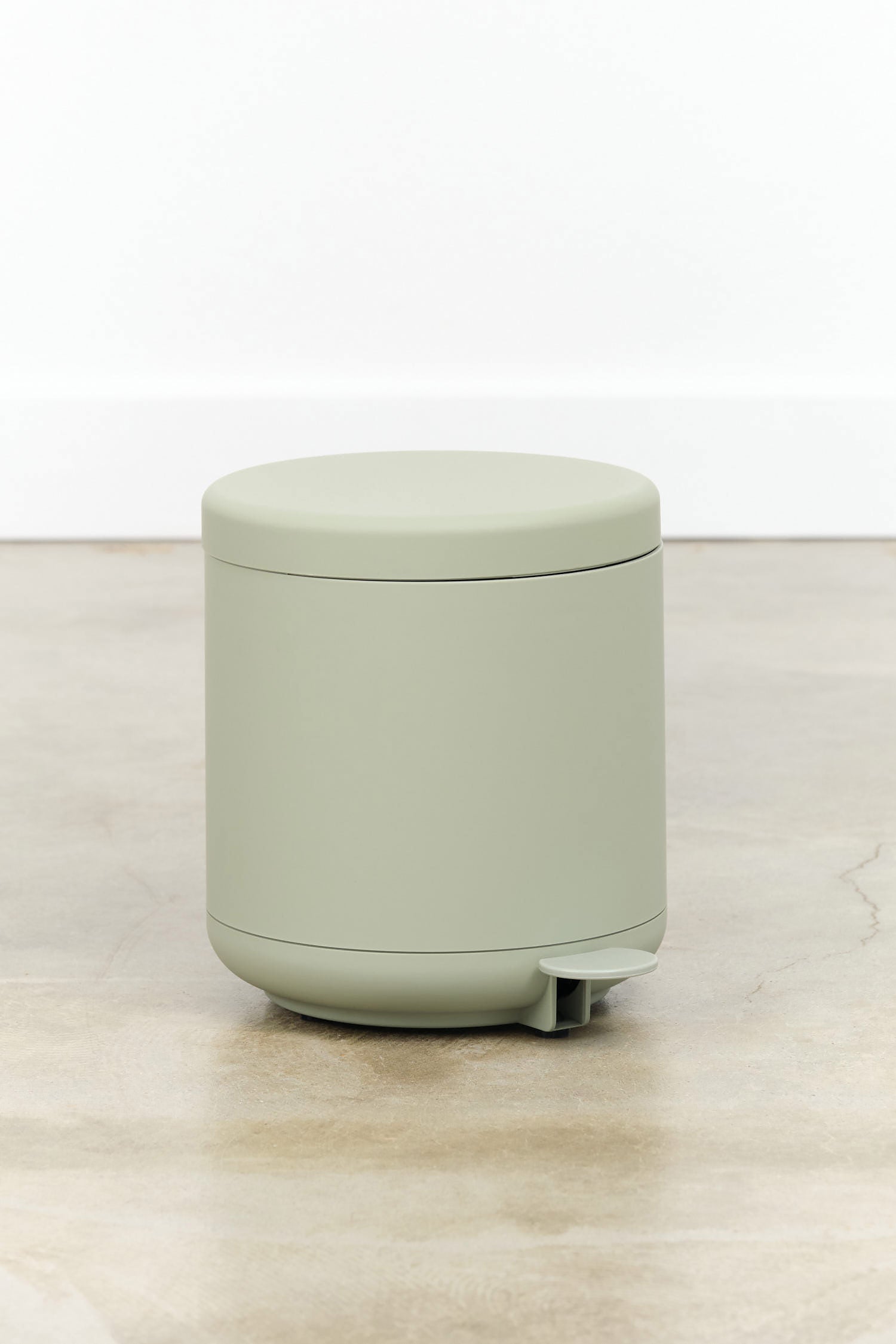 Zone Denmark Trash Can UME Pedal Bin in Eucalyptus Light Green 