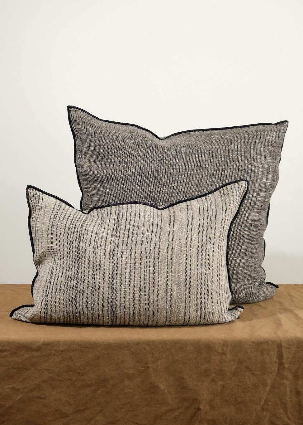 Maison De Vacances Home Pillows 16" X 24" Byzance Canvas Rustique Cushion Naturel/Noir / 16" X 24"