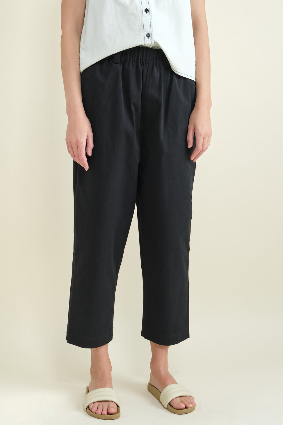 Front of Elastic Drop Crotch Trousers in Black