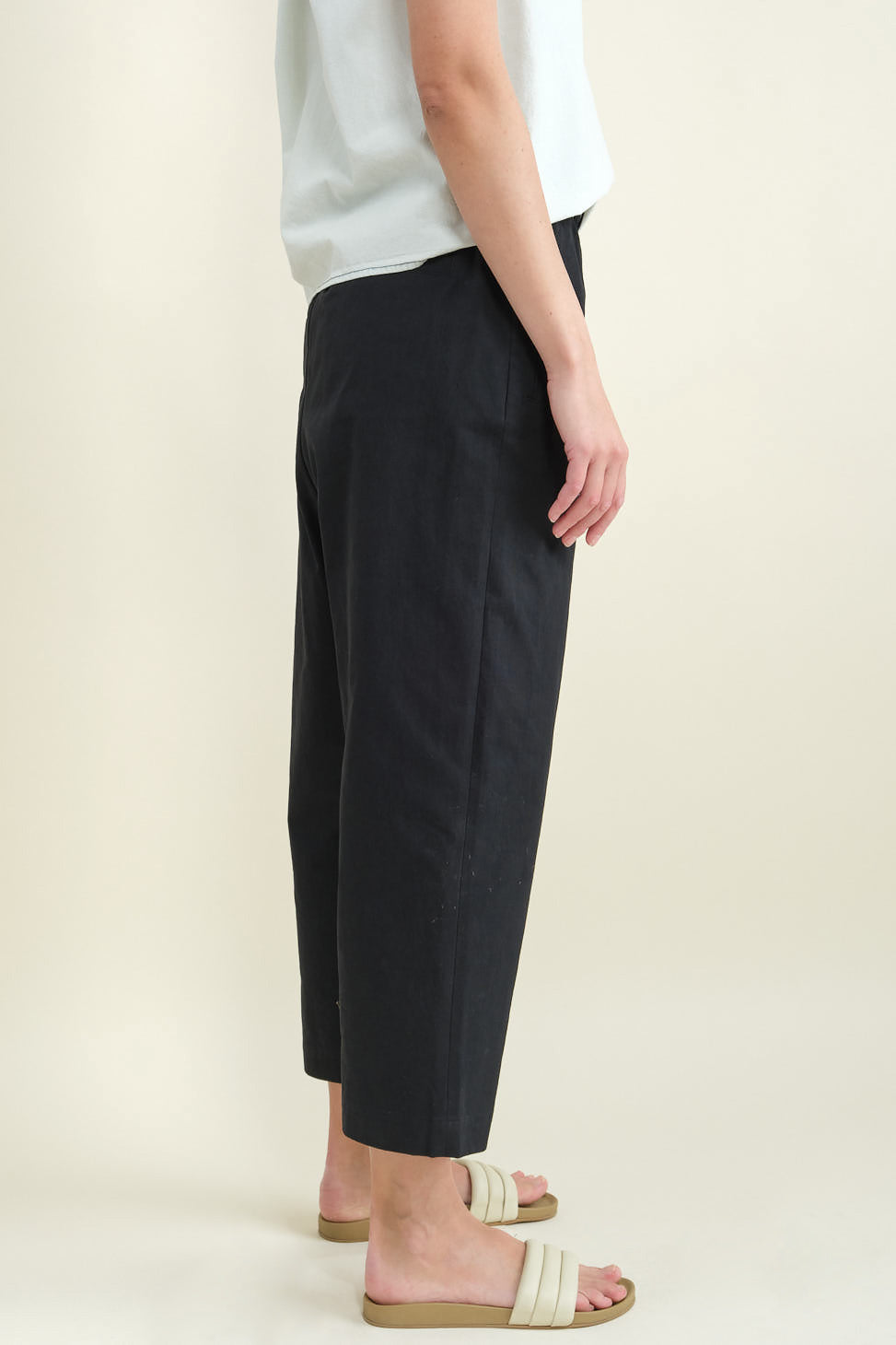 Side of Elastic Drop Crotch Trousers in Black