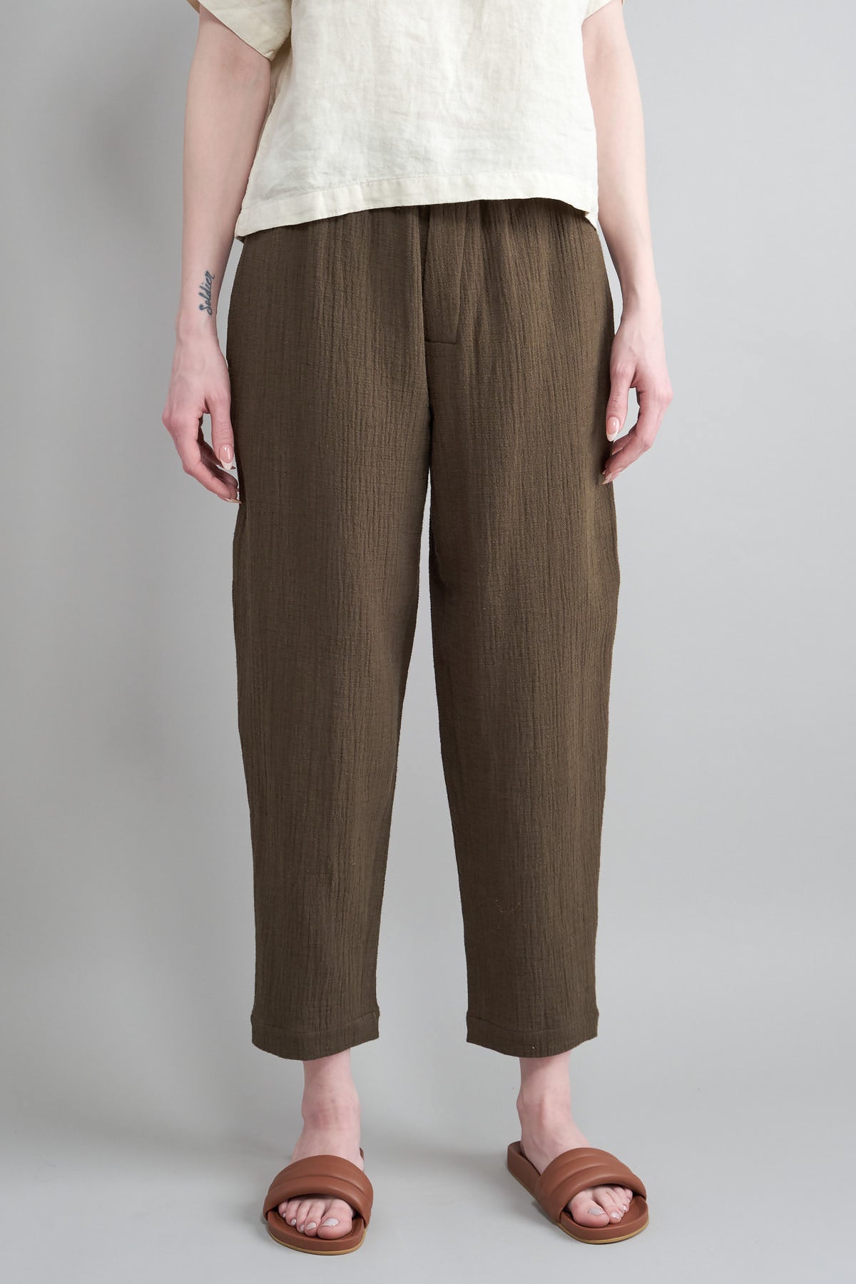 Front of Signature Elastic Pull-Up Trouser