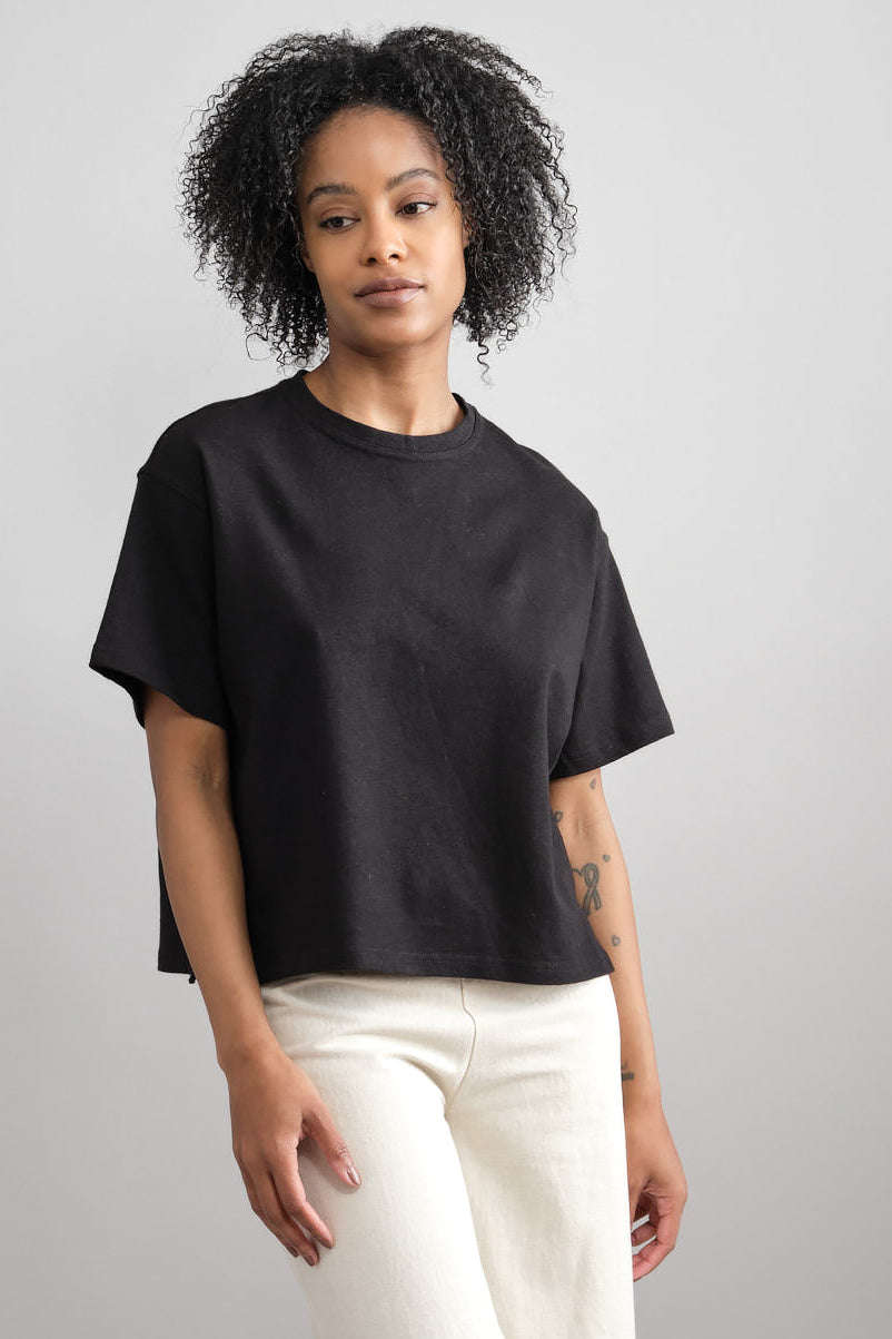 Signature Cropped Tee in Black