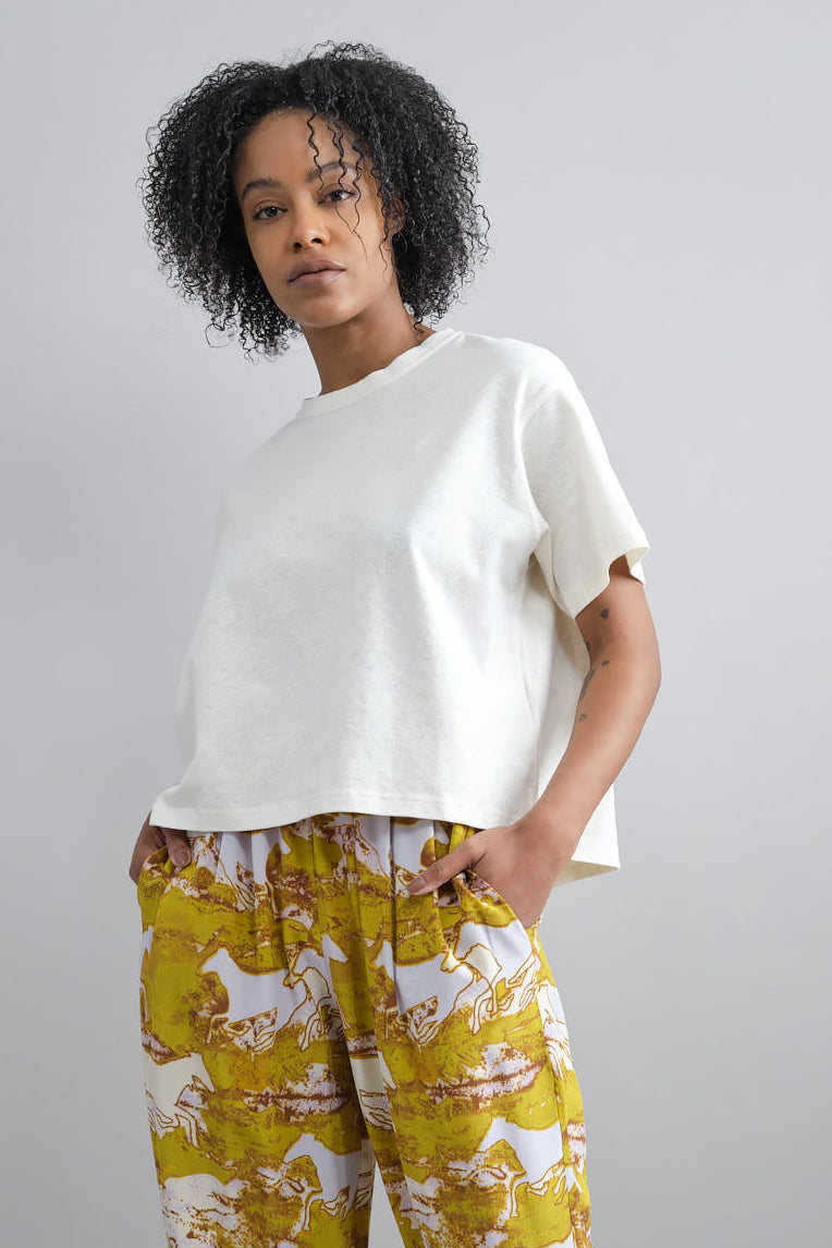 Signature Cropped Tee in Off White