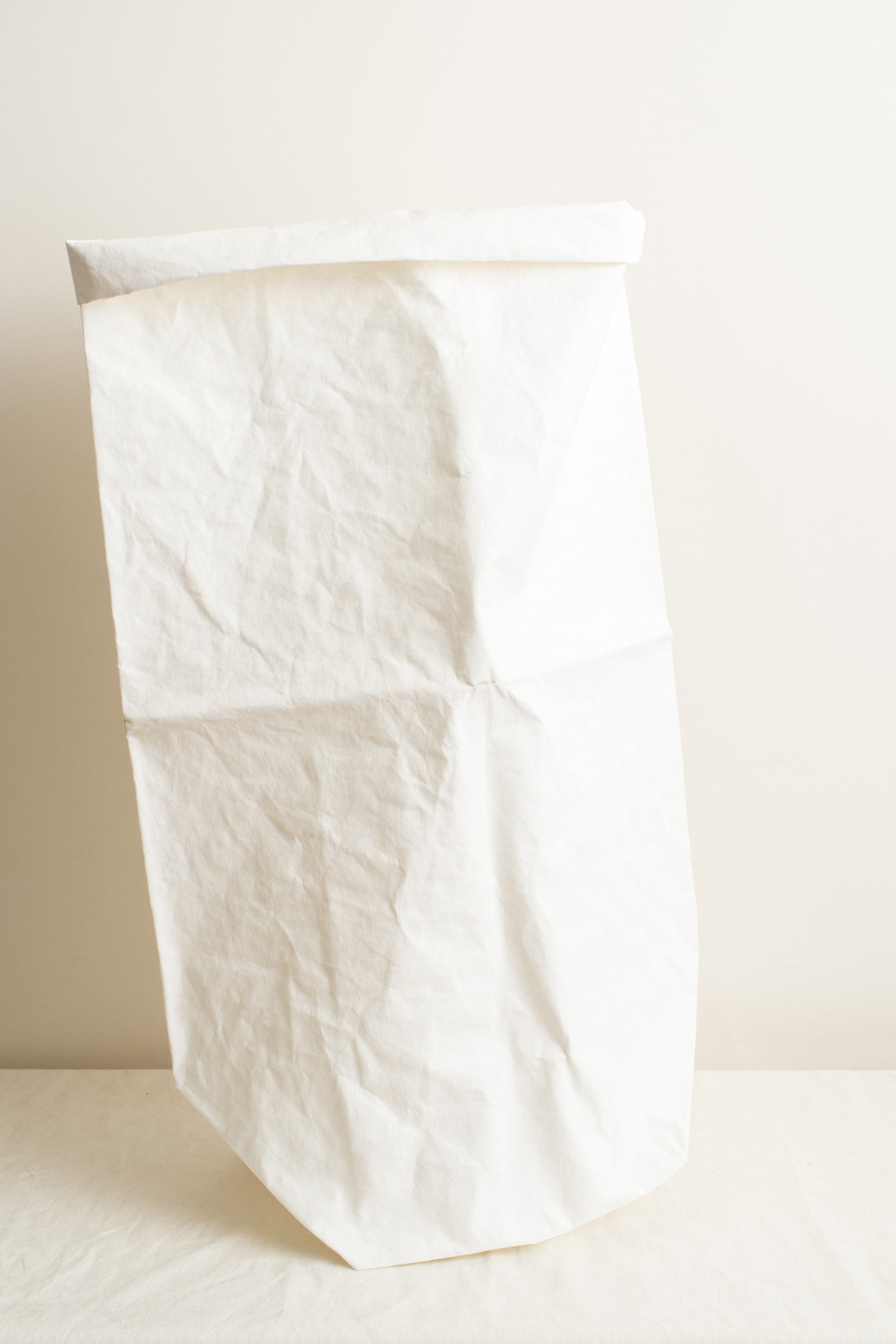 Uashmama XXL Paper Bag In white