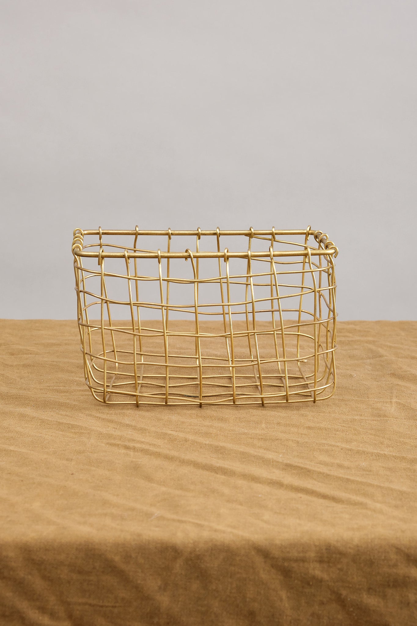 Rectangle Brass Basket Fog Linen Work 
