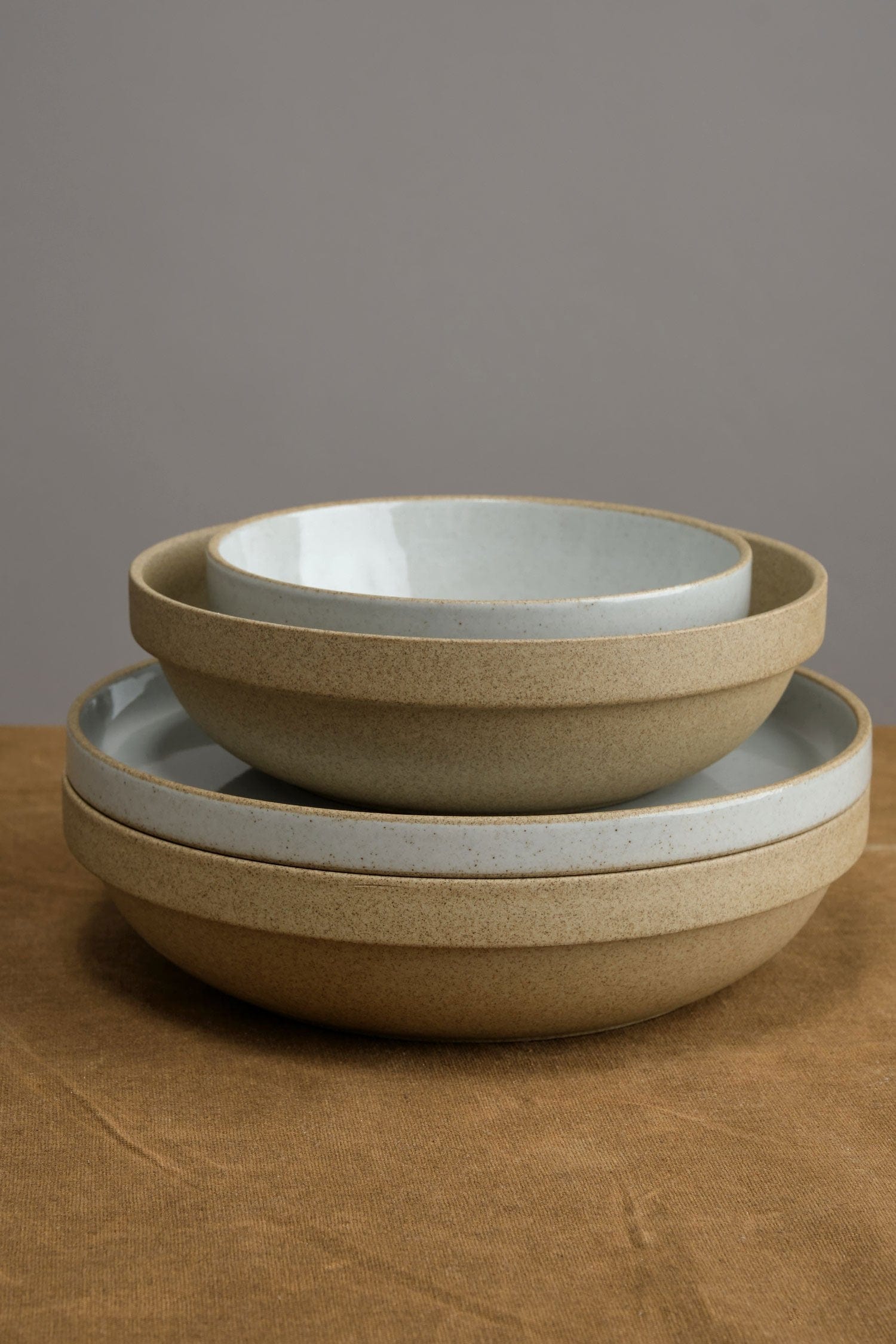 Hasami Porcelain Home Kitchen Dishware Large Round Bowl Natural / 8.5/8" D X 2" H