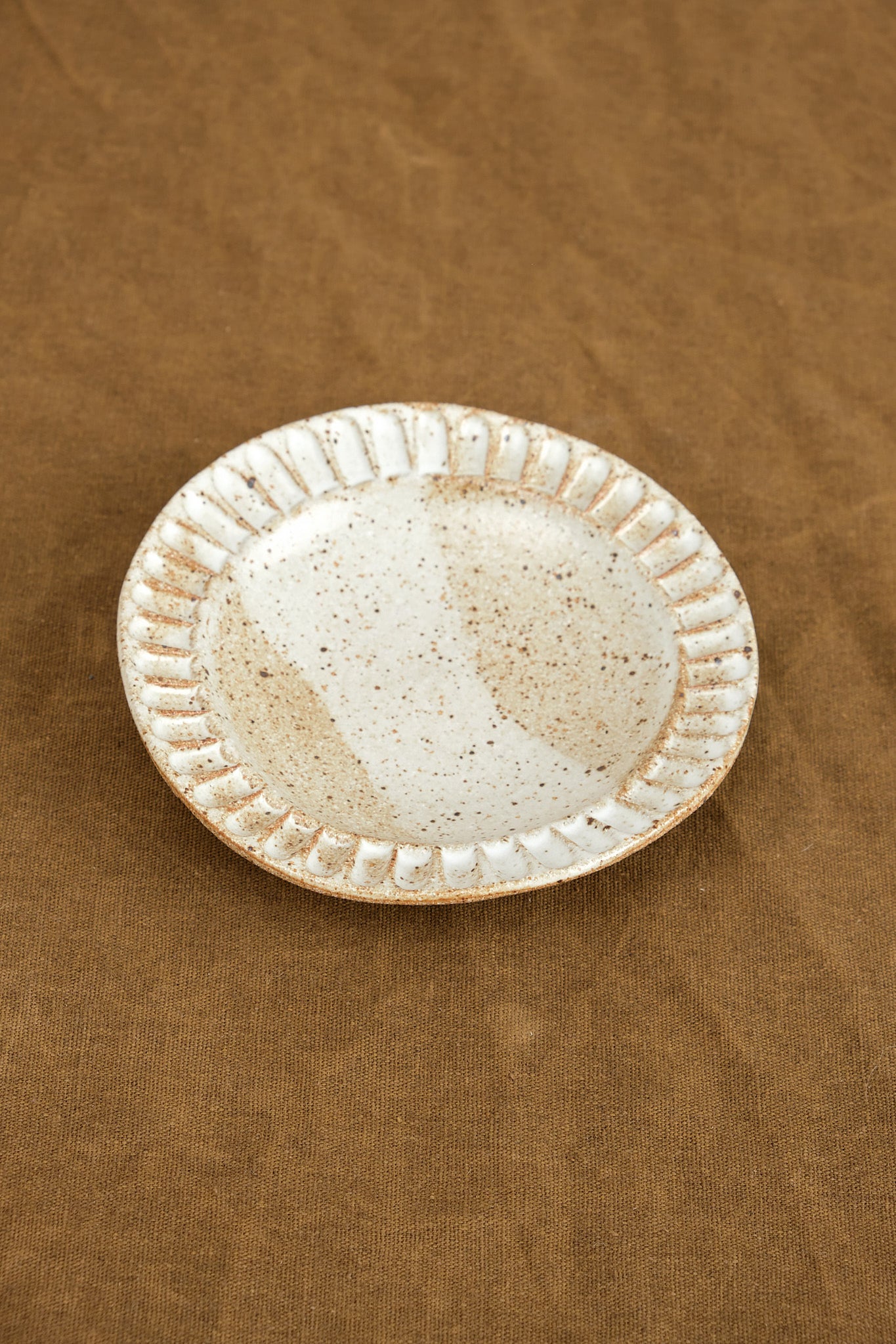 Mt. Washington Pottery 4" Mini Fluted Dish in speckled white