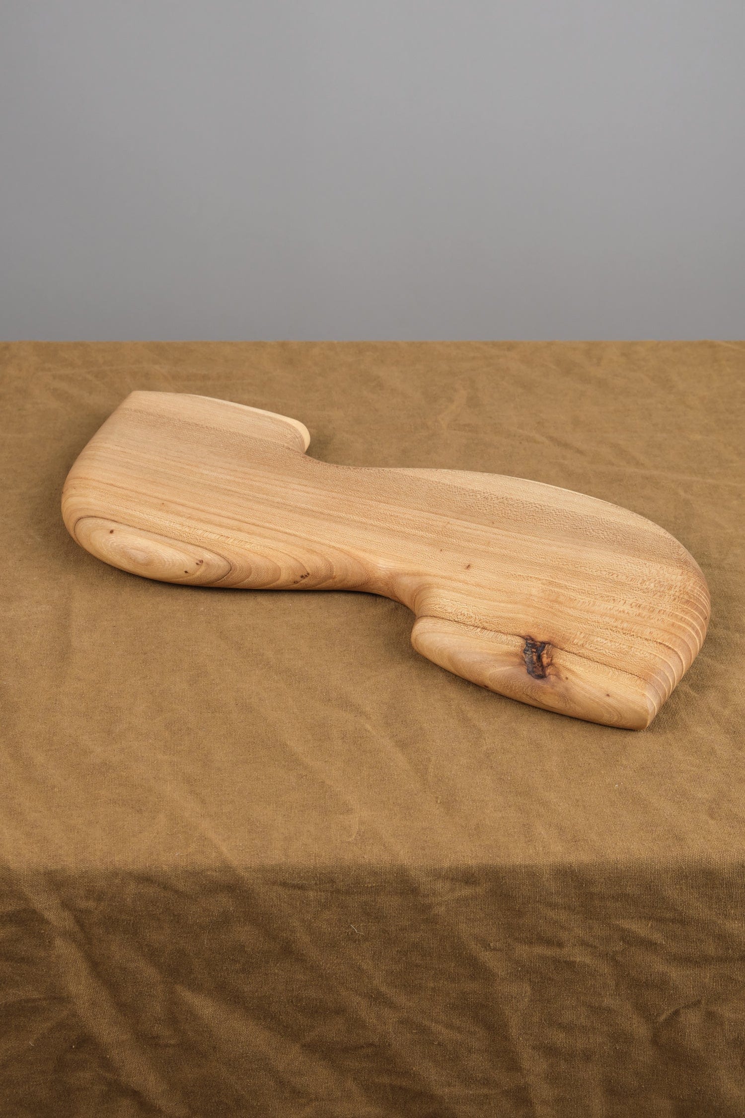 Supa Flow Trivet in Elm on table
