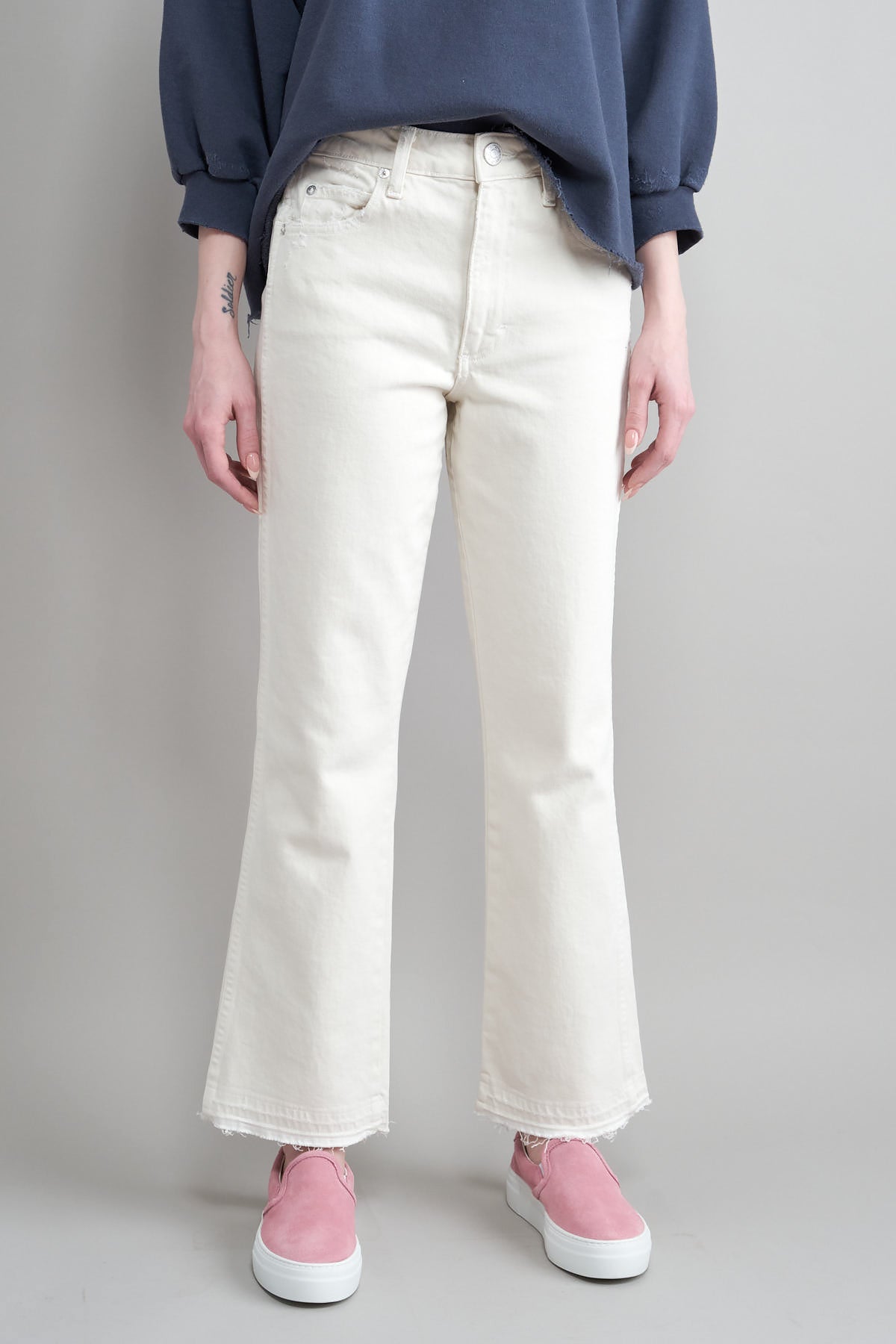 Front of Bella Pant in White Oak