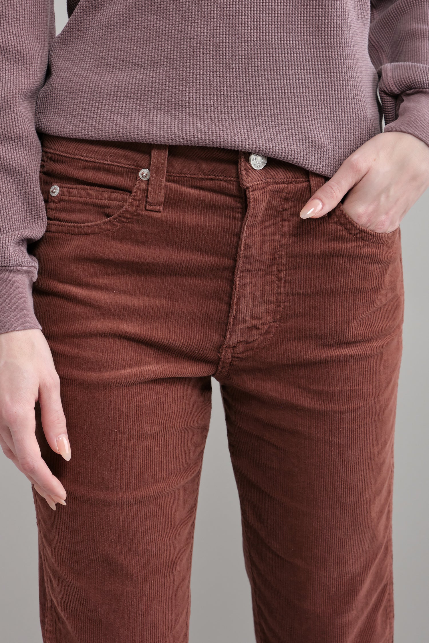 Front detailing on Chelsea Crop Pant in Bloodstone