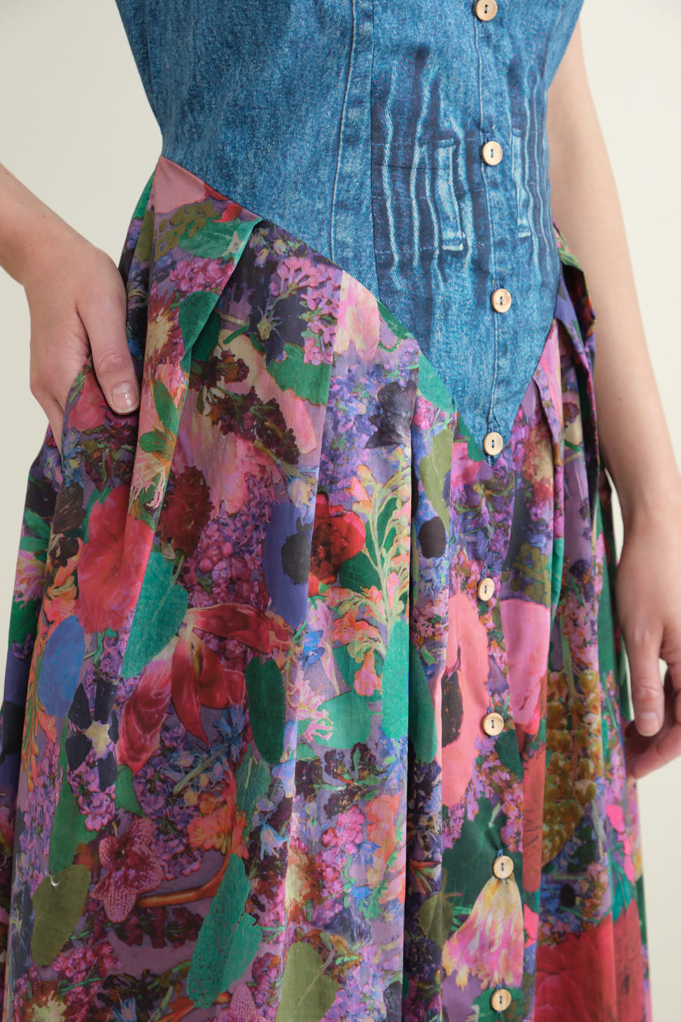 Pocket and skirt on Sleeveless Dress in Jeans and Flowers