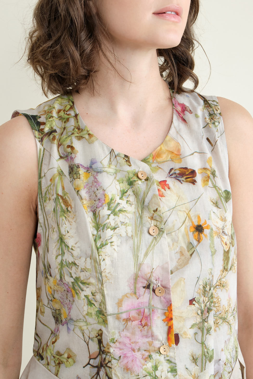 Neckline on Sleeveless Dress in Print F Pressed Flowers