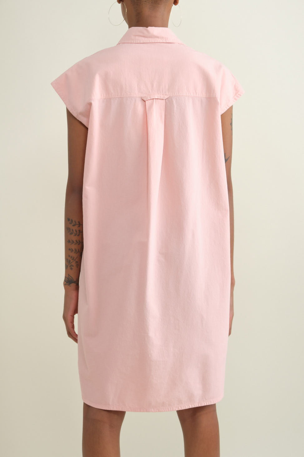 Back of Sleeveless Shirt in Pink