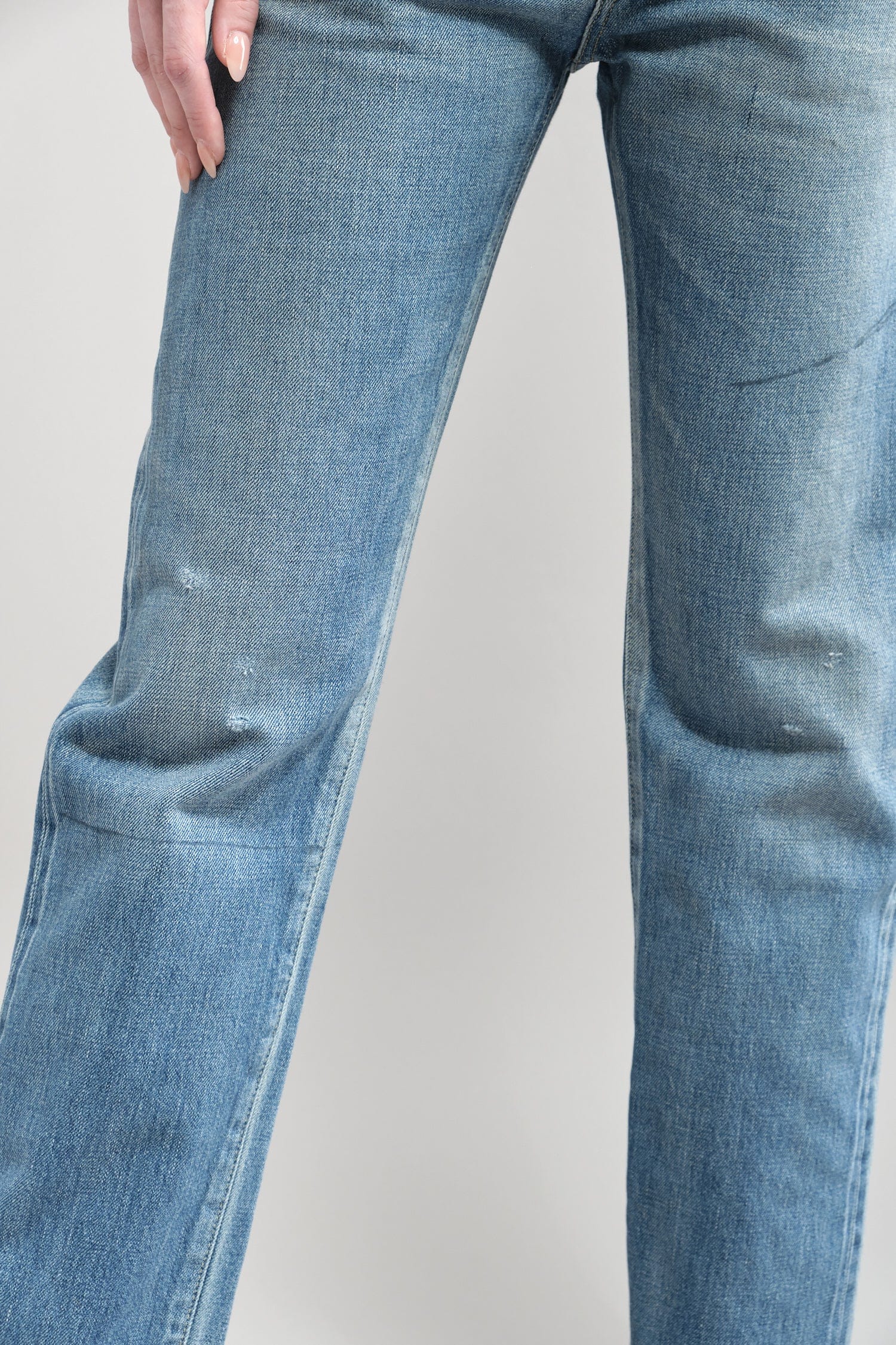 Distressing on Narrow Tapered Cut 13.5 oz Selvedge Denim