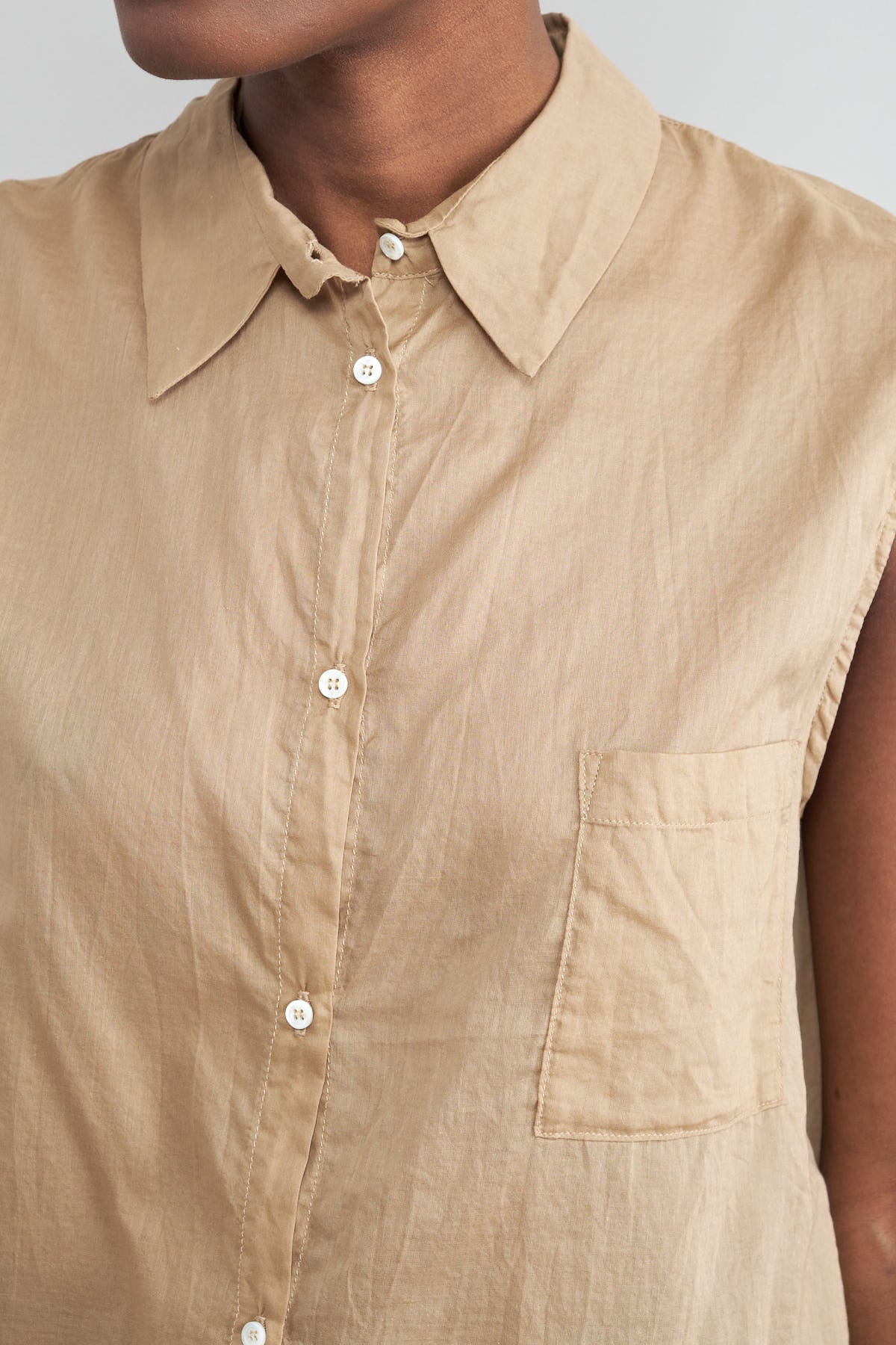 Pocket on Idée Shirt in Camel