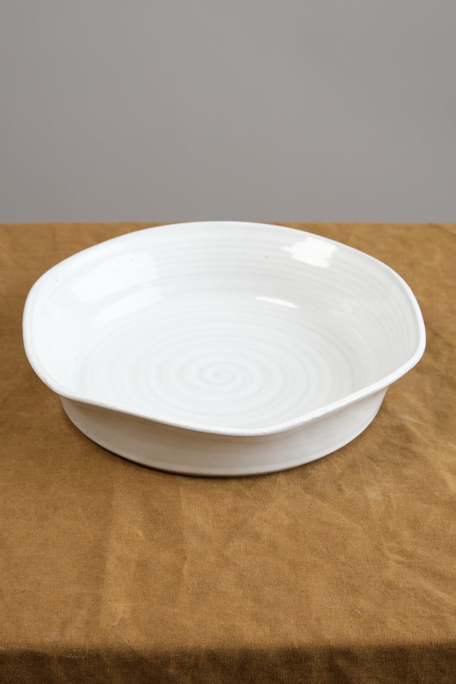 Windrow Pie Dish on table