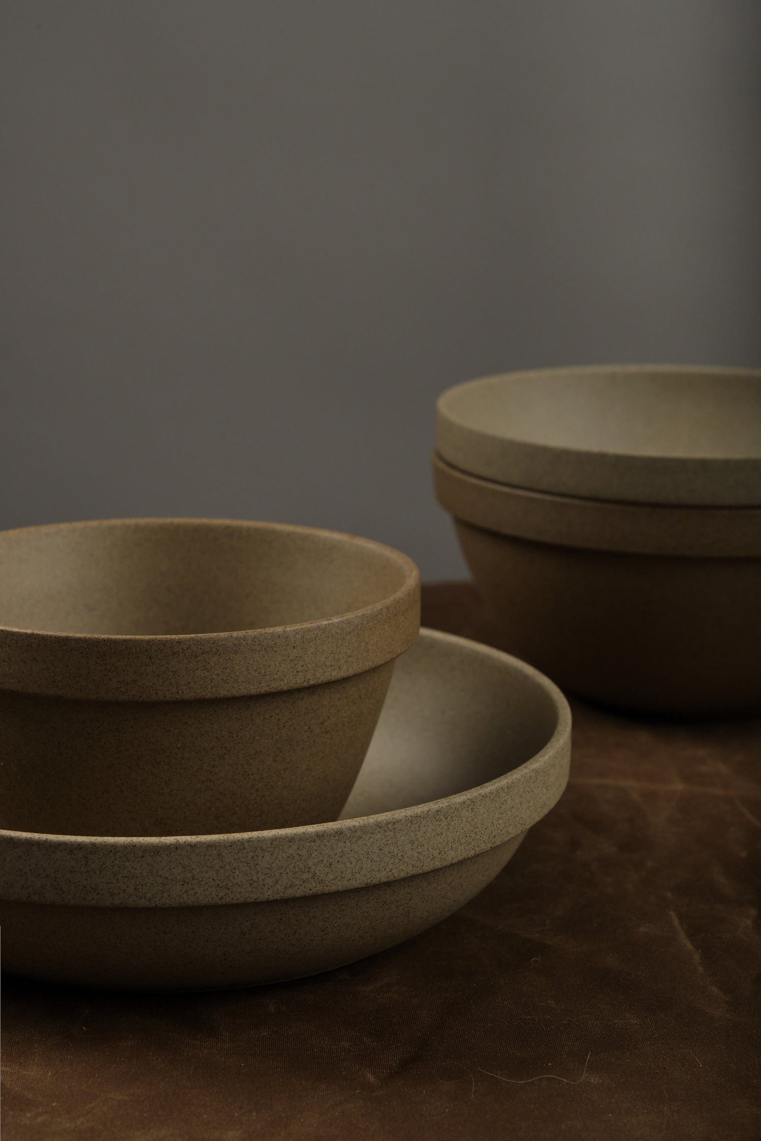 Hasami Porcelain Home Kitchen Dishware Large Round Bowl Natural / 8.5/8" D X 2" H